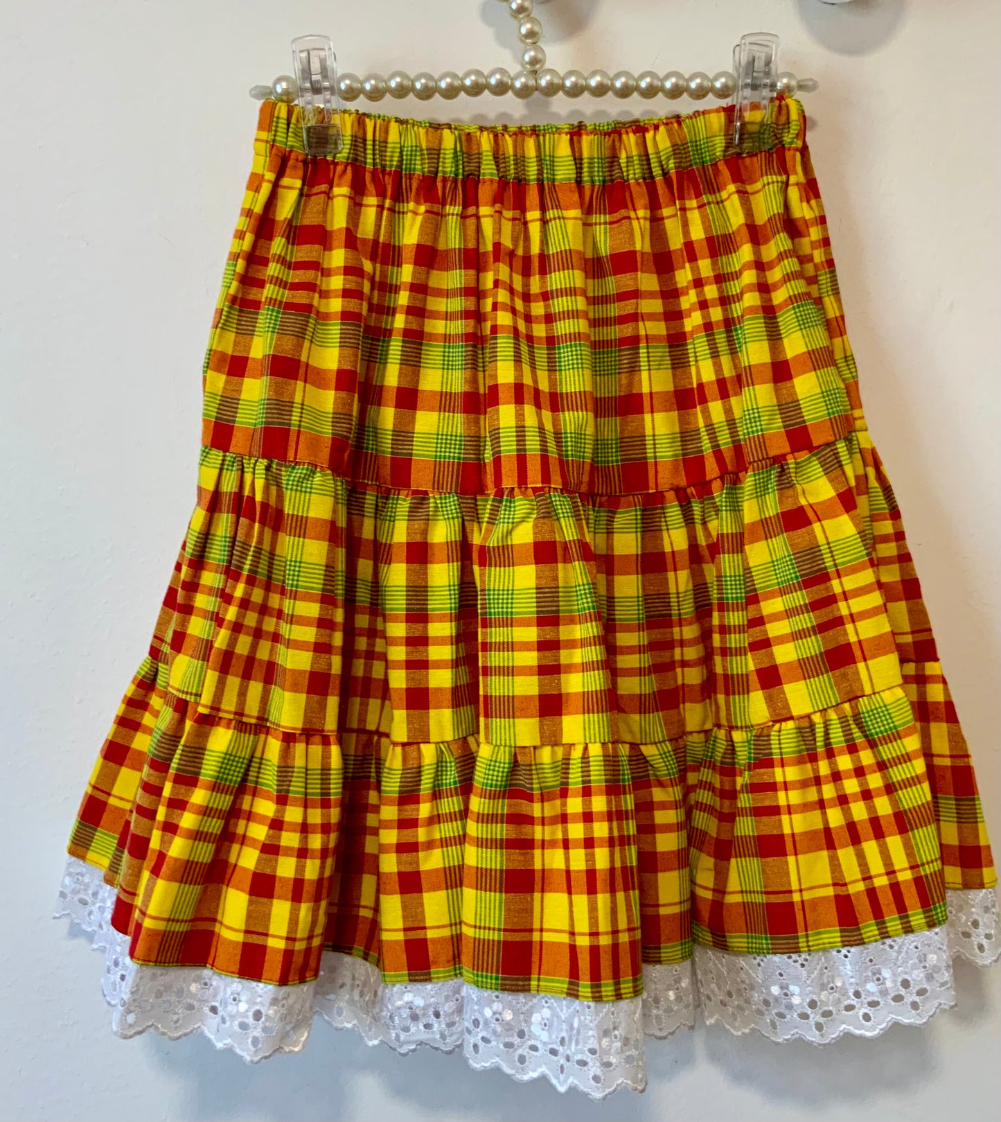 Ensemble Traditionnel Neuf carreaux Madras et dentelle smocké