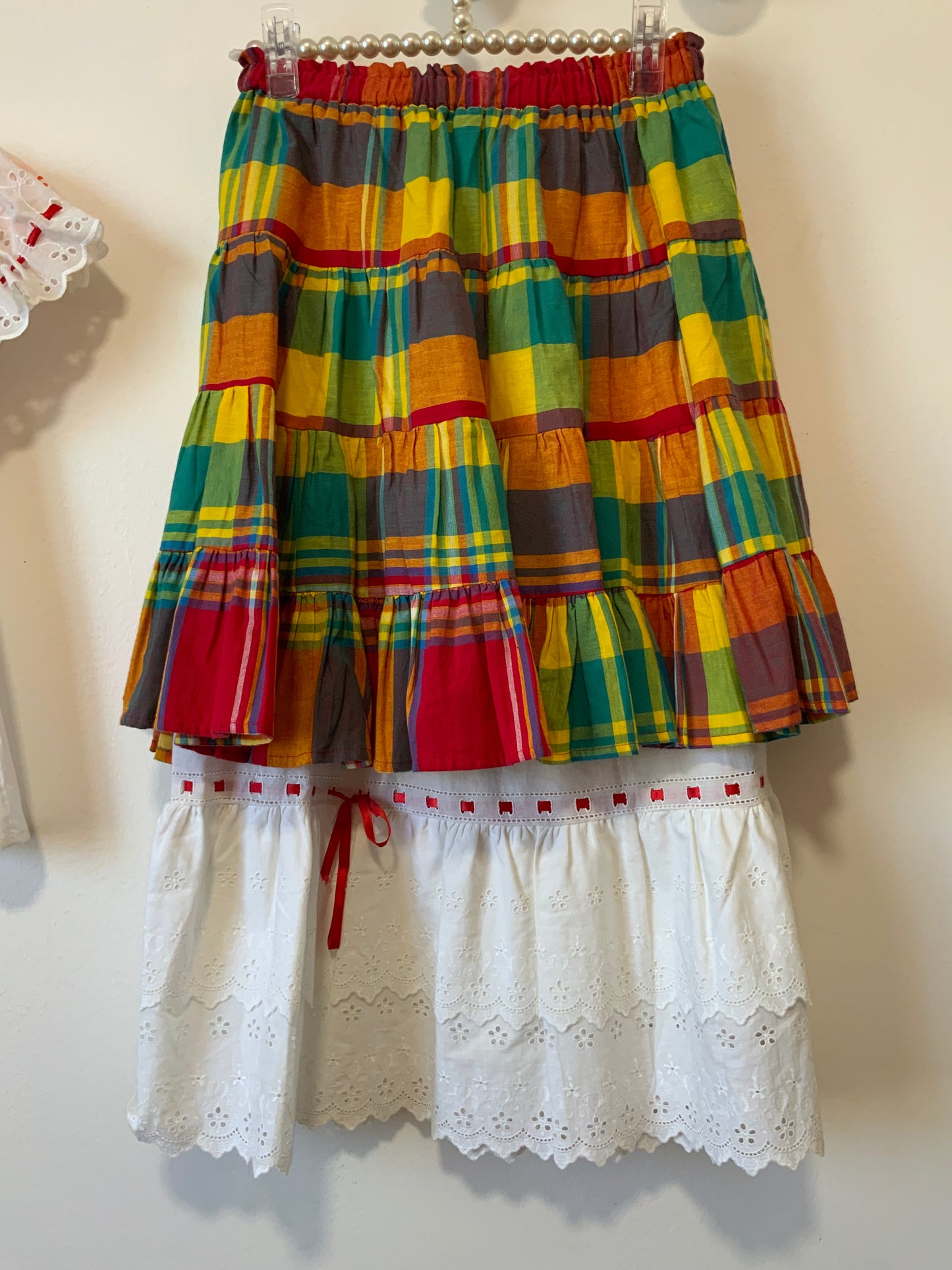 Ensemble traditionnel à carreaux Madras Dentelle et jupon - Neuf
