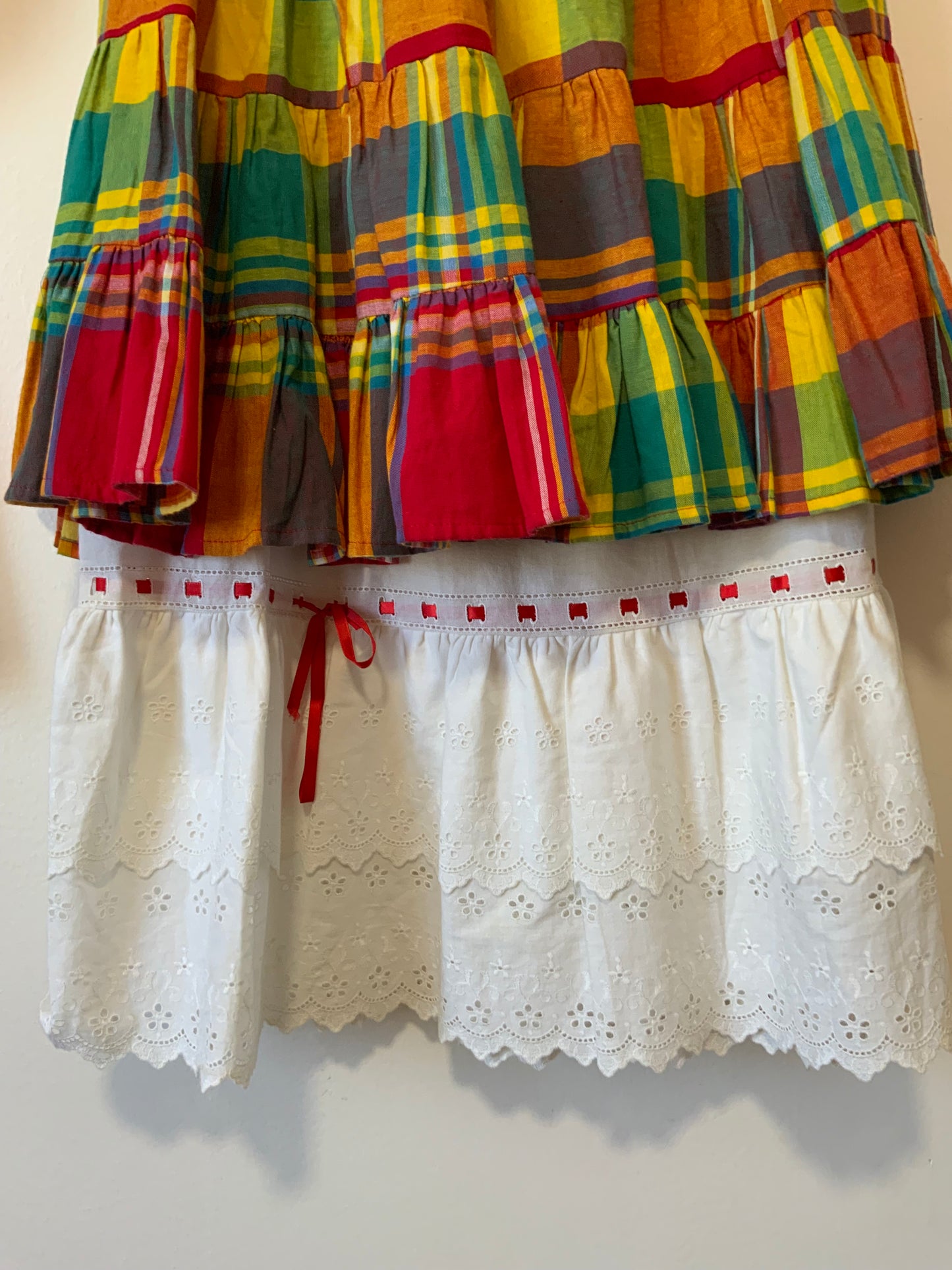 Ensemble traditionnel à carreaux Madras Dentelle et jupon - Neuf
