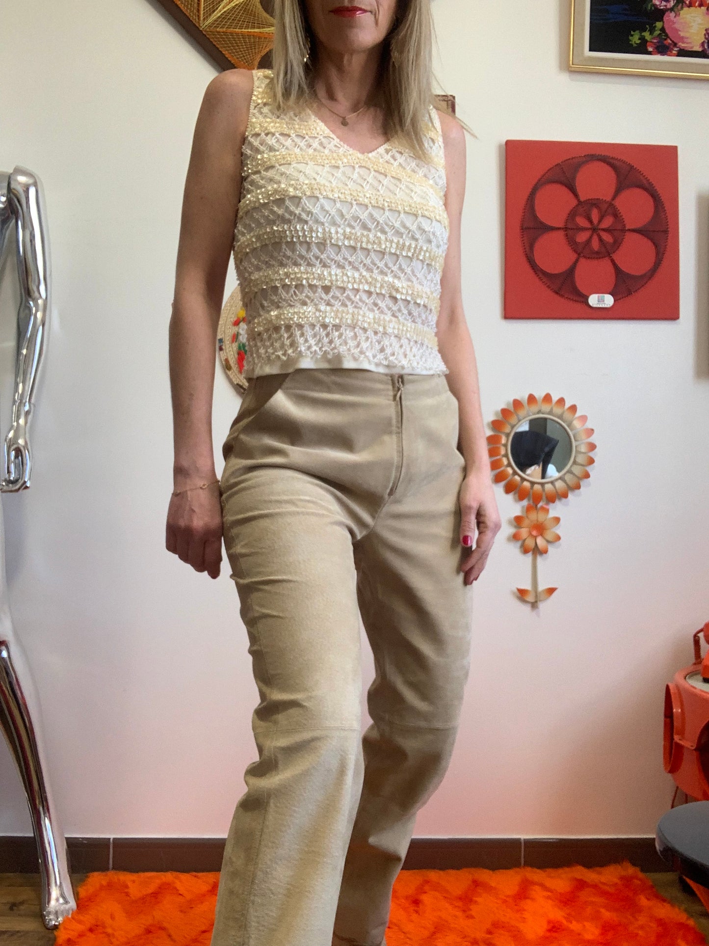 Pantalon Daim beige et Fleurs brodées en bas Beauté Vintage 1990