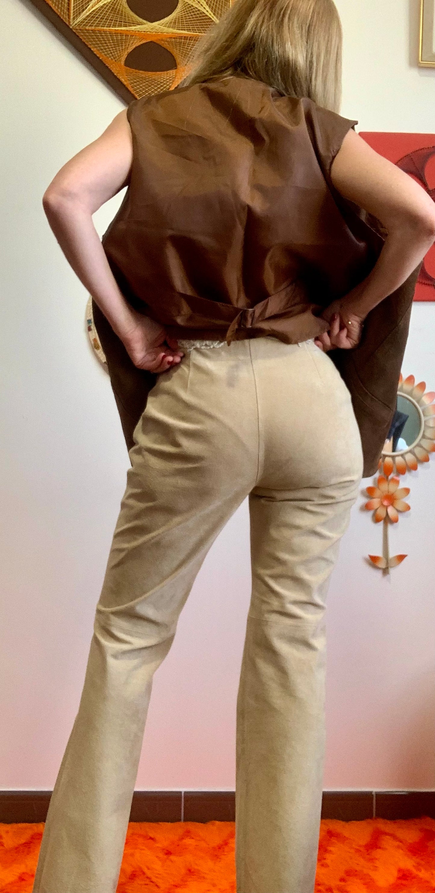 Pantalon Daim beige et Fleurs brodées en bas Beauté Vintage 1990