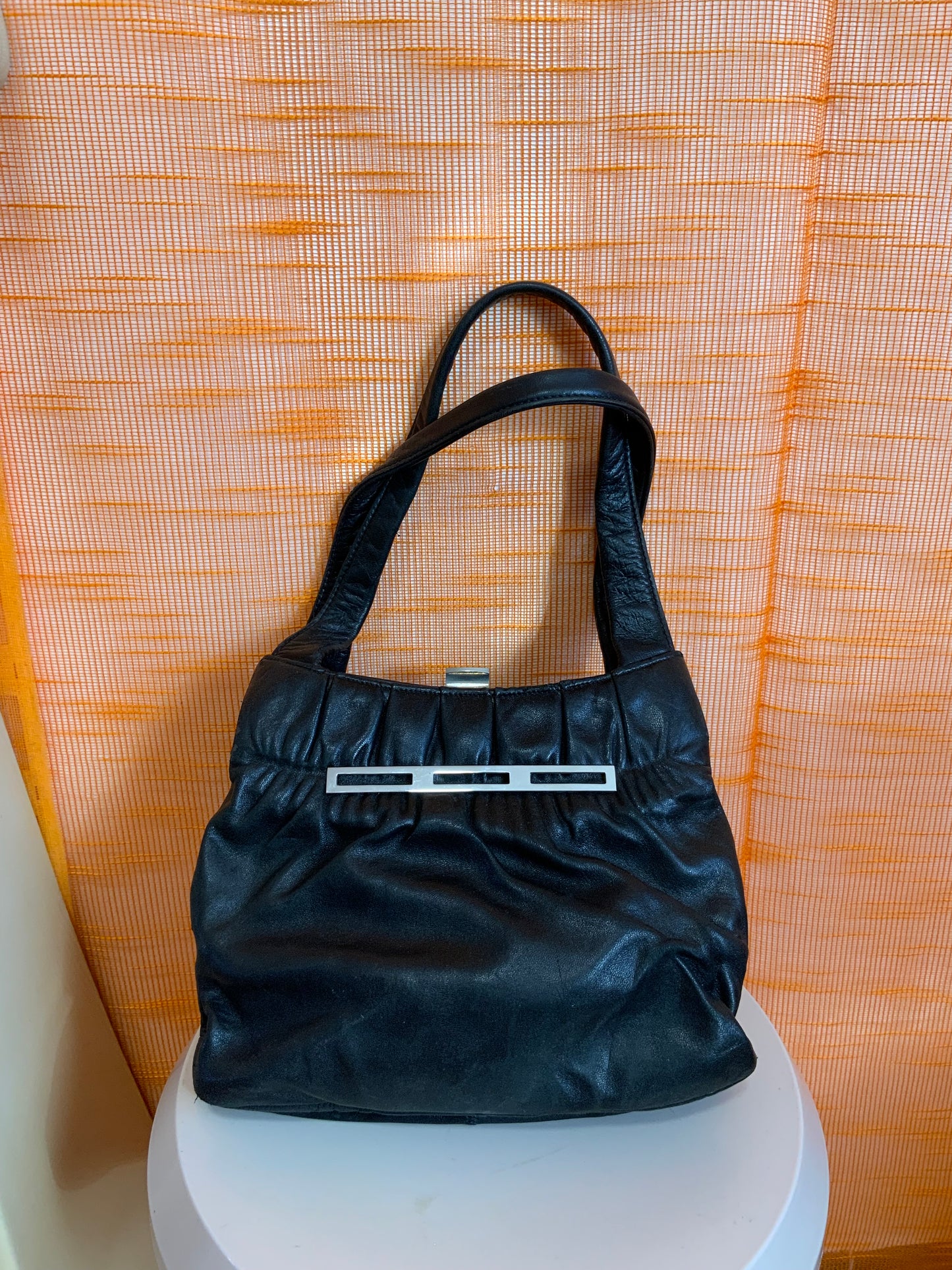 Sac à main Cuir noir Stylé Cuir noir Vintage Très Ancien