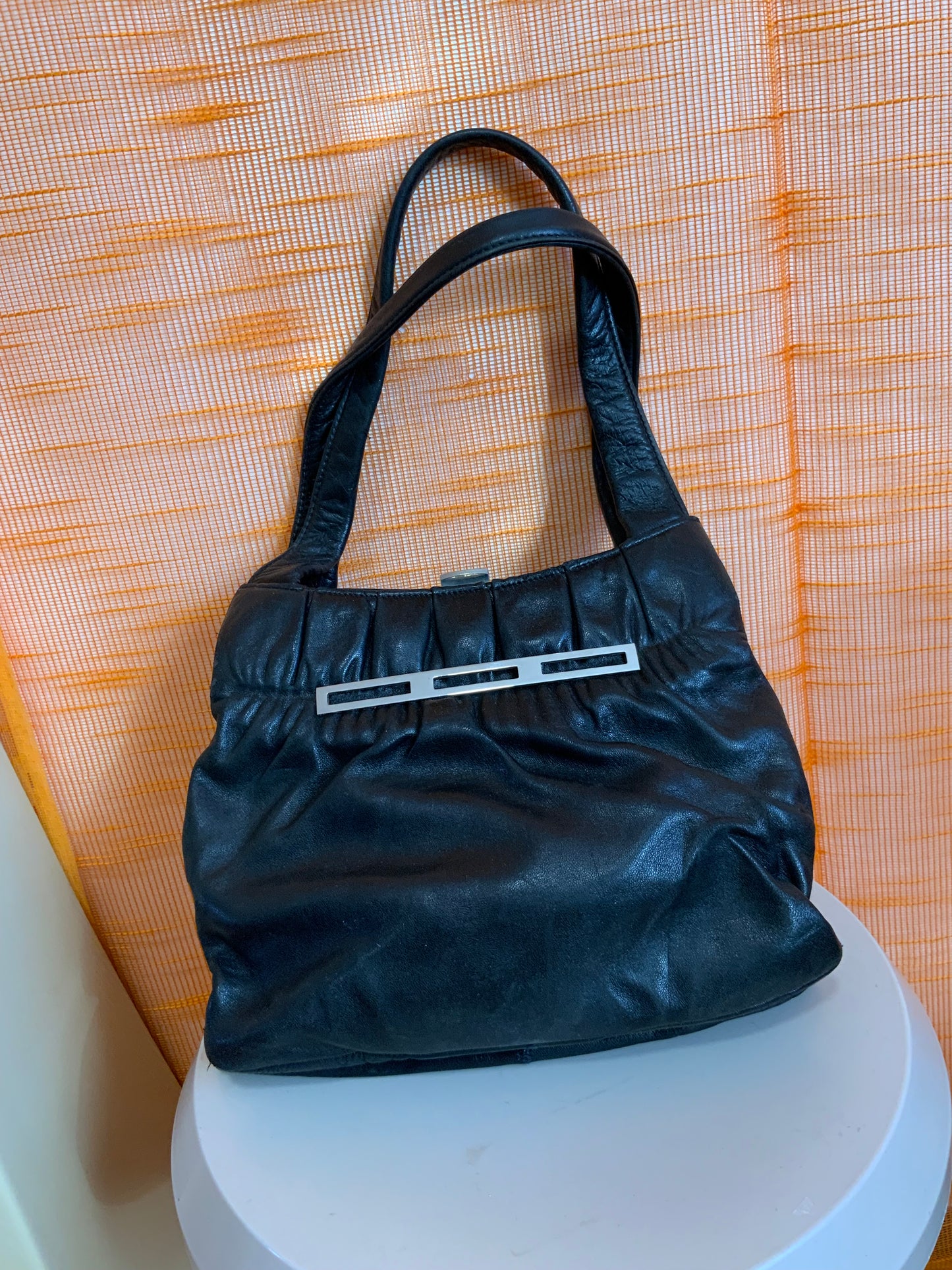 Sac à main Cuir noir Stylé Cuir noir Vintage Très Ancien