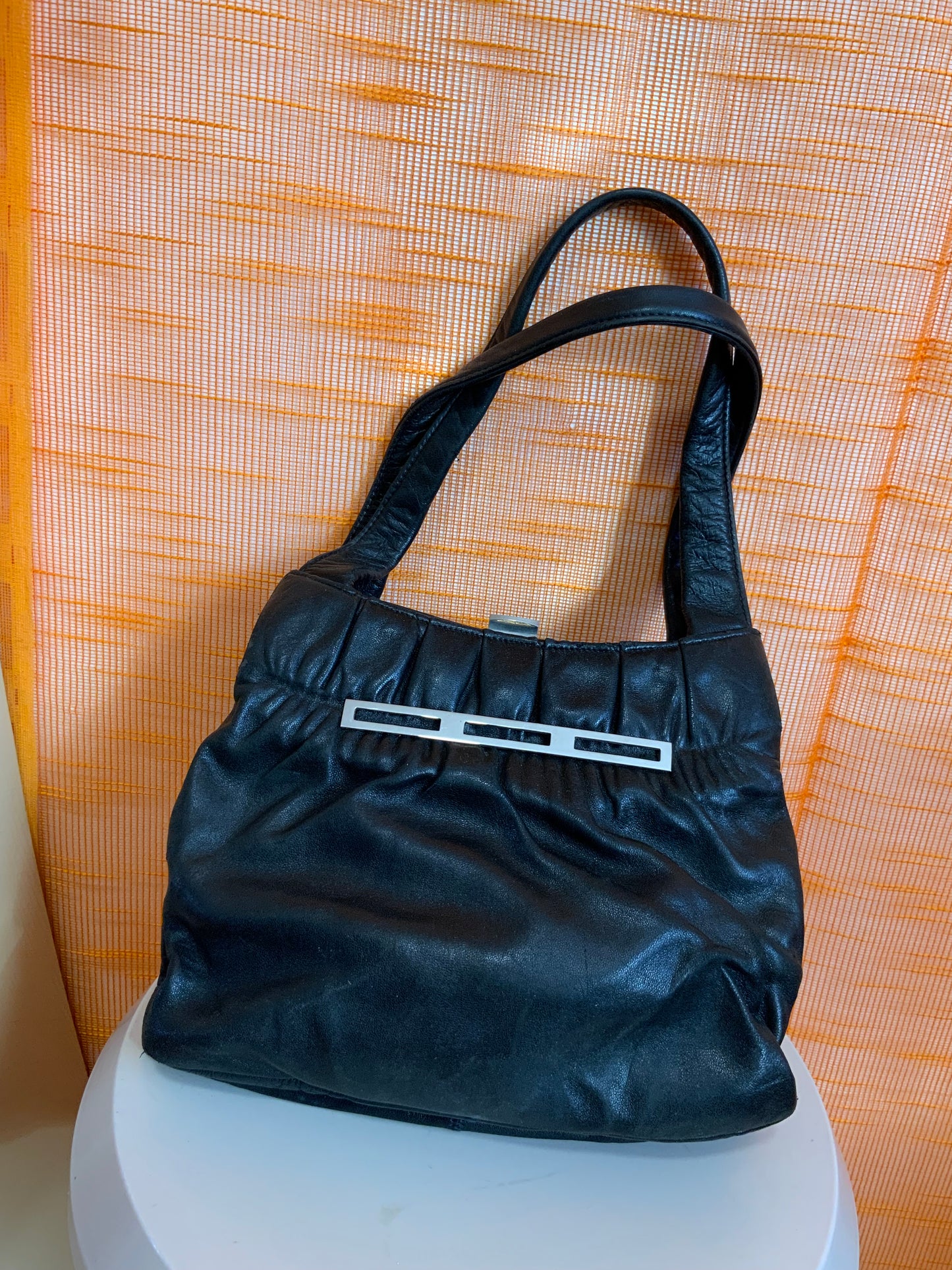 Sac à main Cuir noir Stylé Cuir noir Vintage Très Ancien