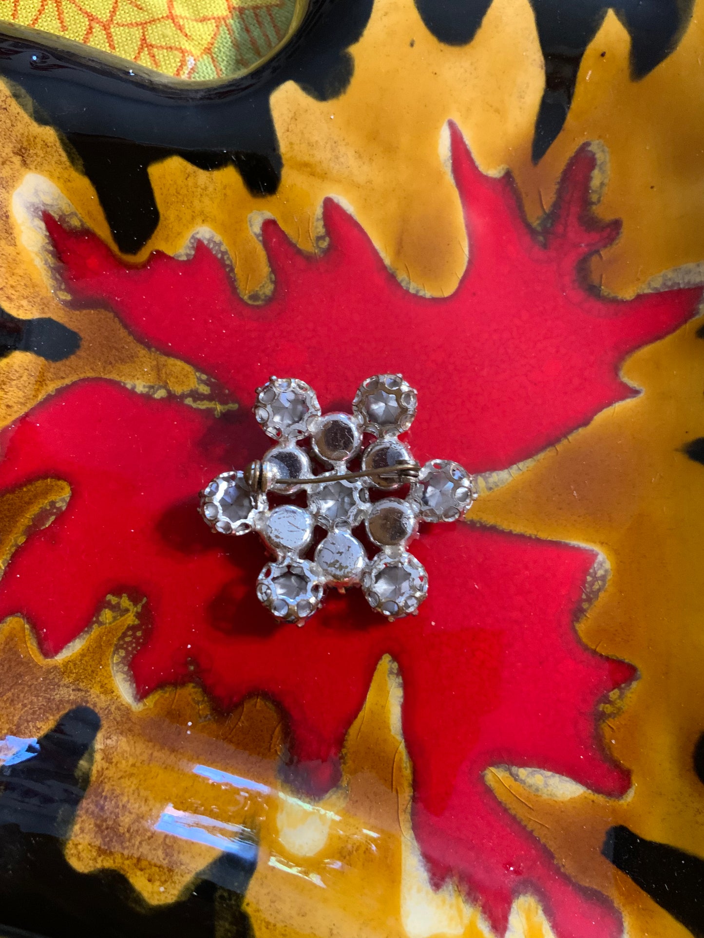 Broche ancienne pierres brillantes bleues Vintage Chic