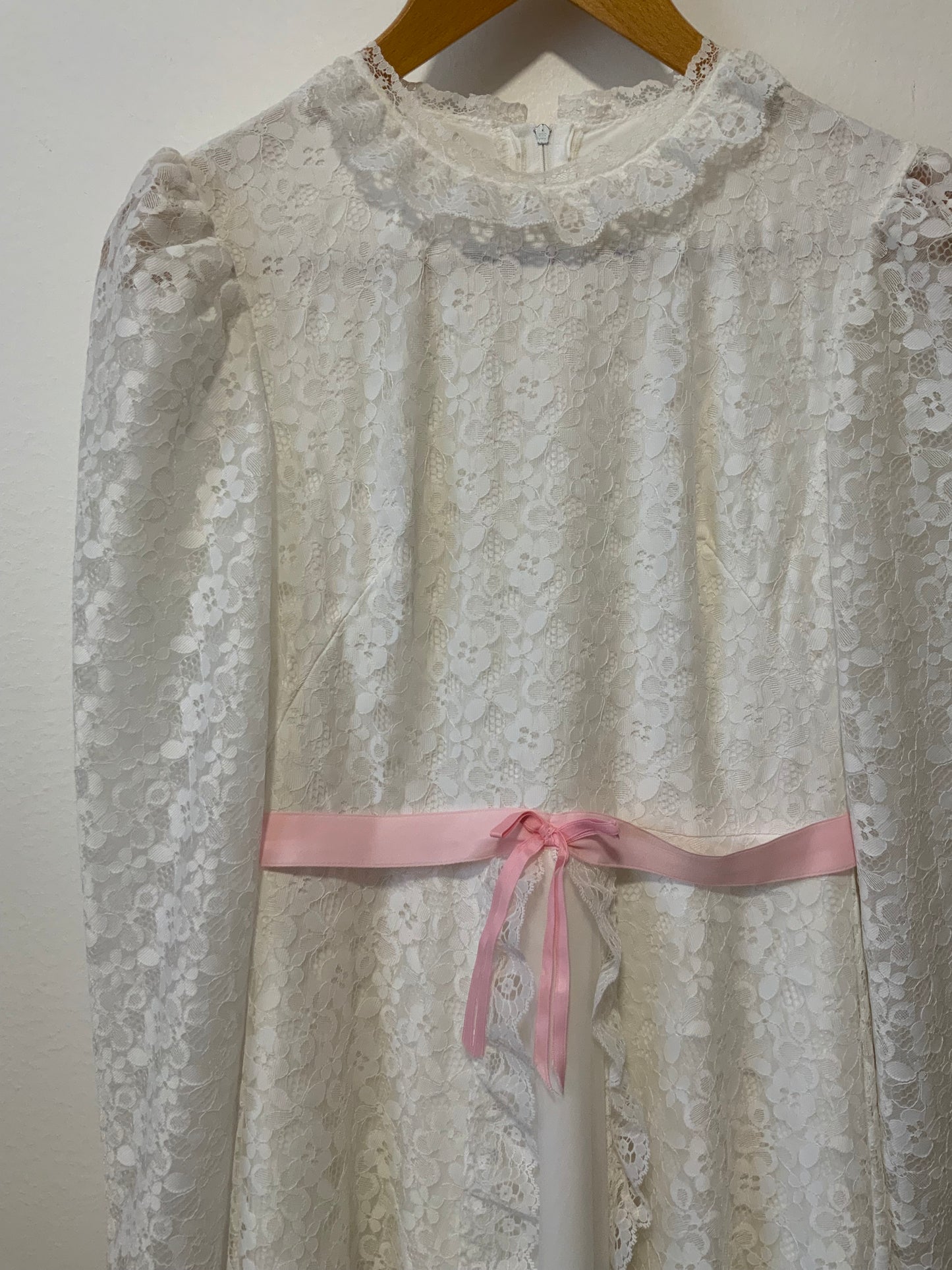 Sublime Robe de Cérémonie Dentelle Haut de gamme maison Bracq France Vintage 1970