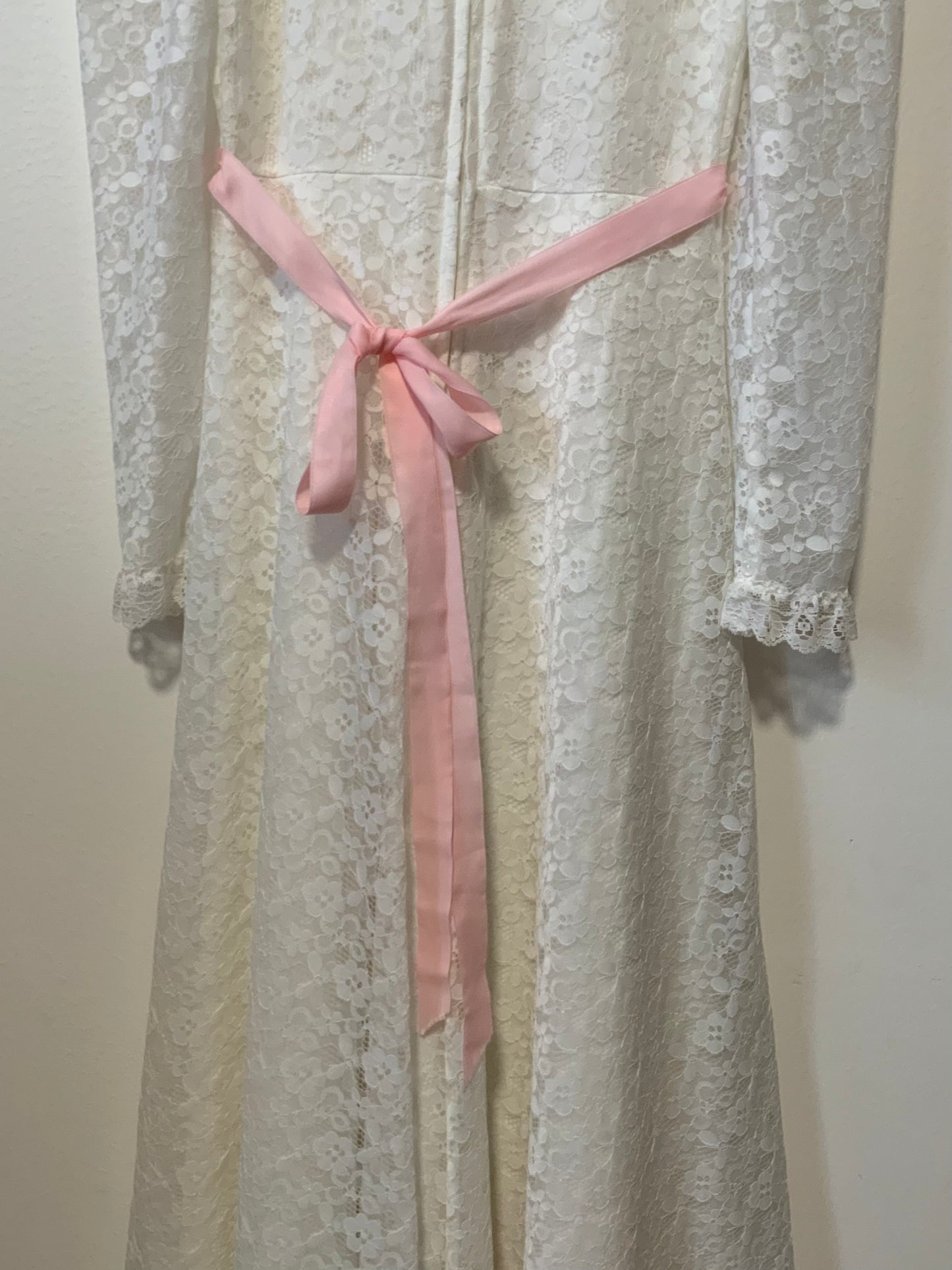 Sublime Robe de Cérémonie Dentelle Haut de gamme maison Bracq France Vintage 1970