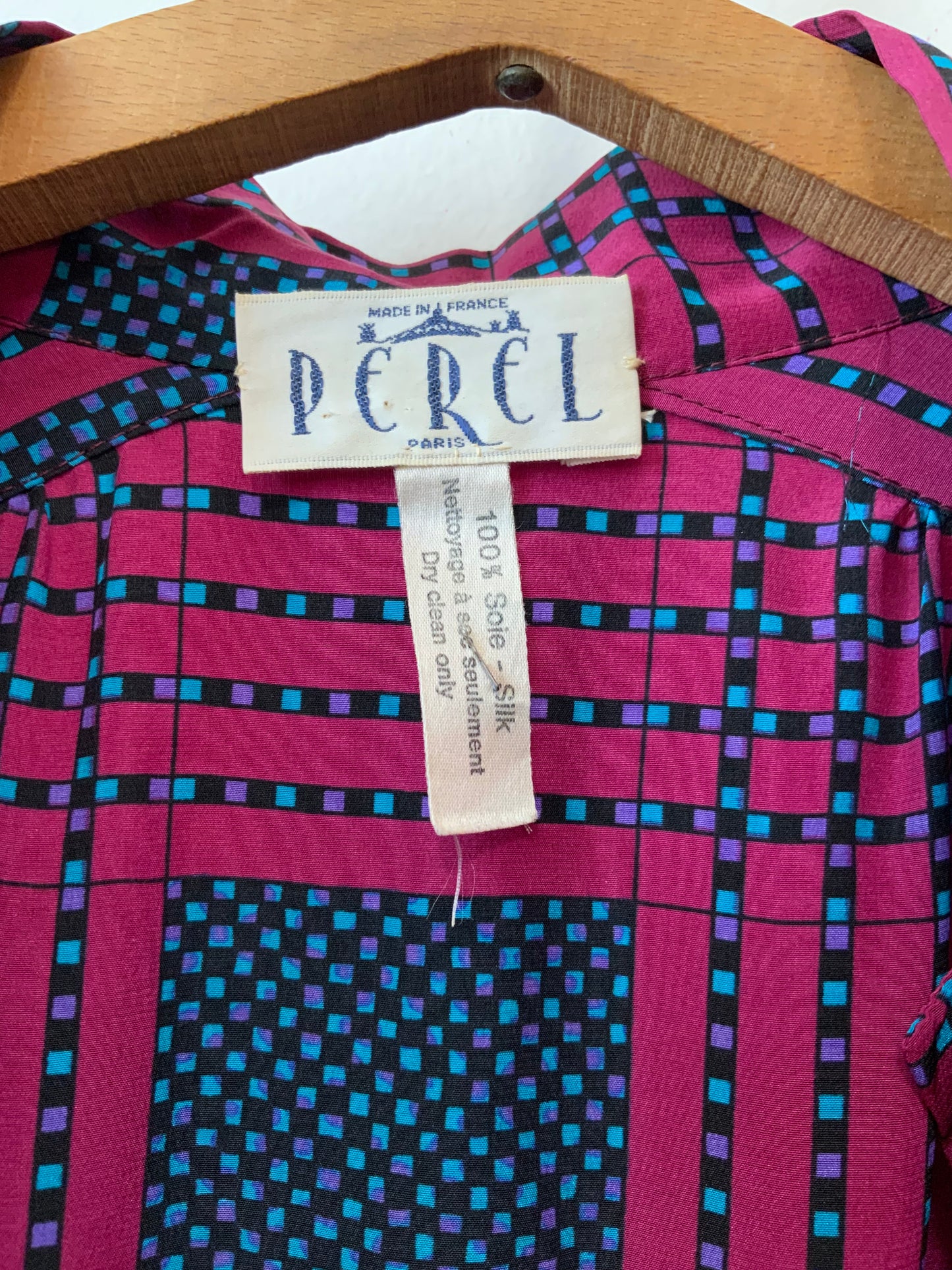 Superbe robe plissée en pure soie et col Lavaliere Vintage France