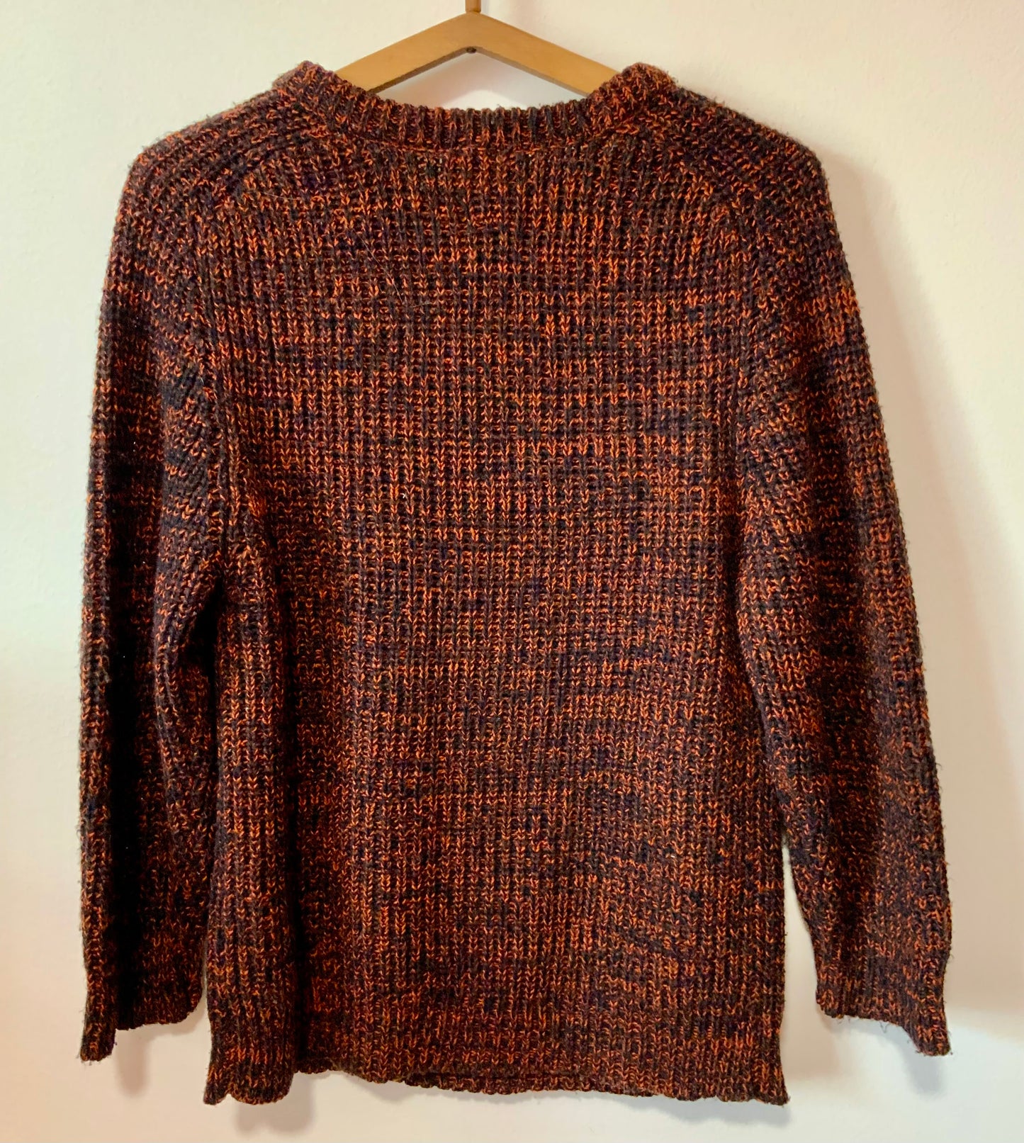 Pull noir à mailles côtelées Chinées orange Vintage 1980