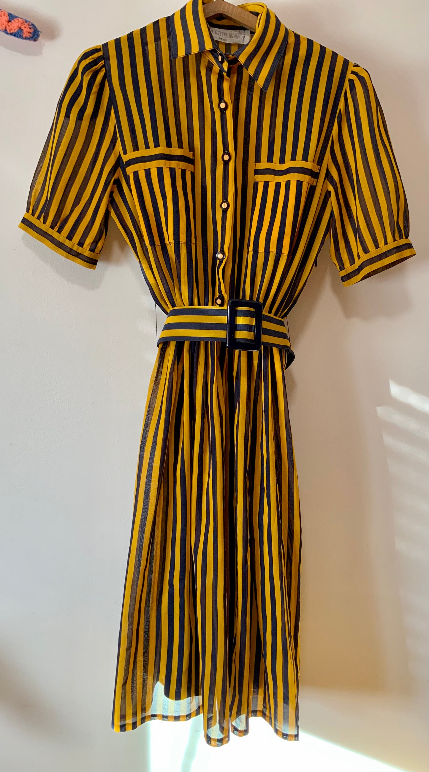 Superbe robe moutarde Vintage France 1980 Élégance