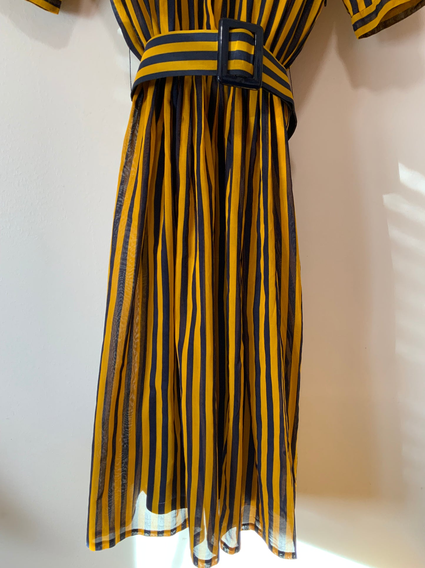 Superbe robe moutarde Vintage France 1980 Élégance
