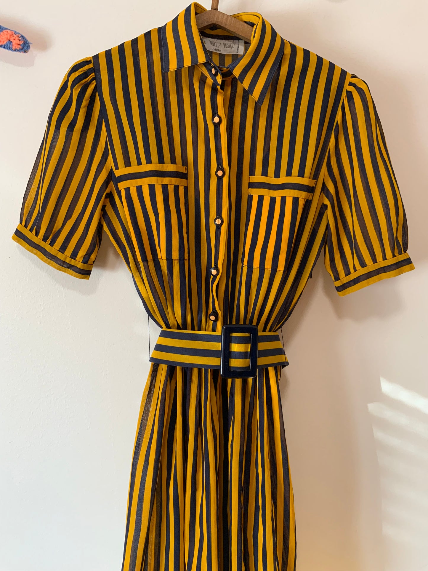 Superbe robe moutarde Vintage France 1980 Élégance