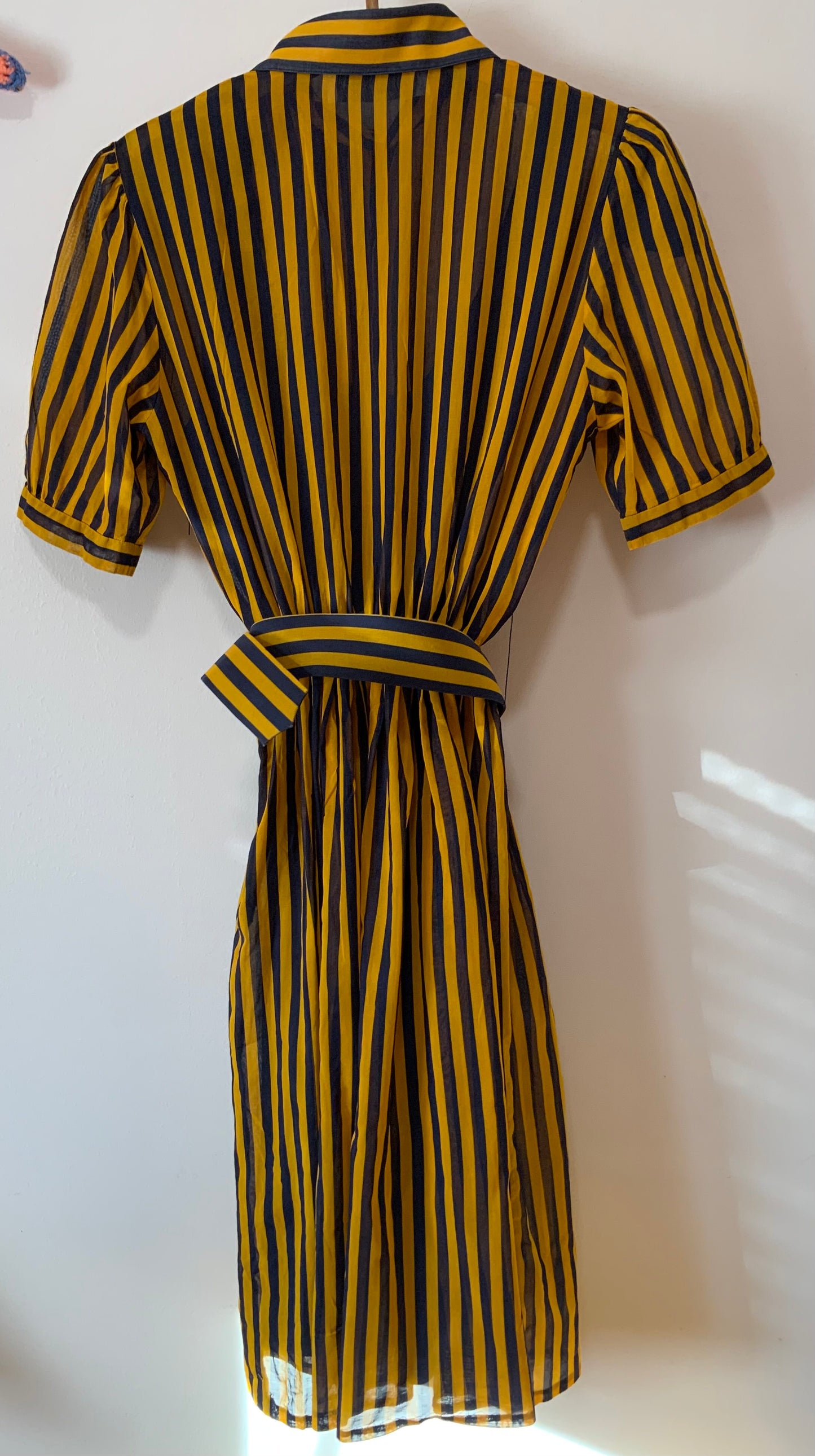 Superbe robe moutarde Vintage France 1980 Élégance