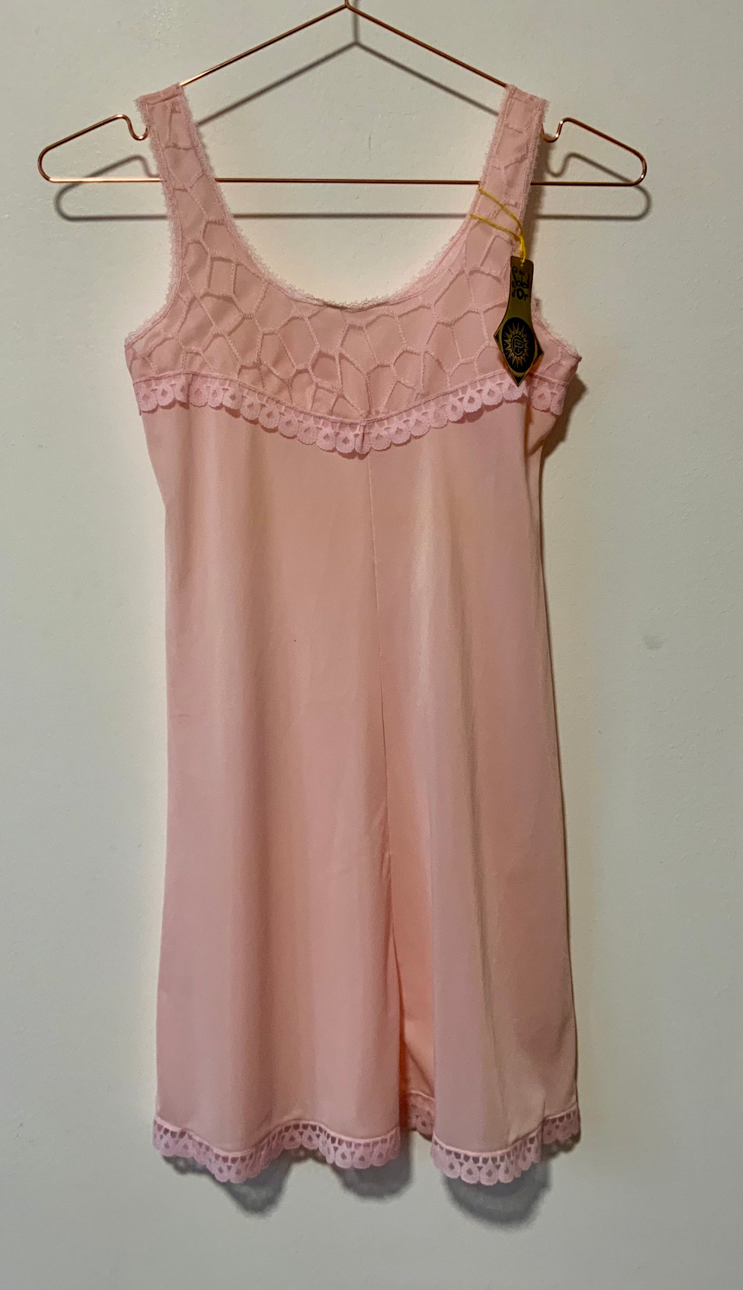 Mini robe Nuisette rose pâle Dentelle Vintage 1970 Deadstock France