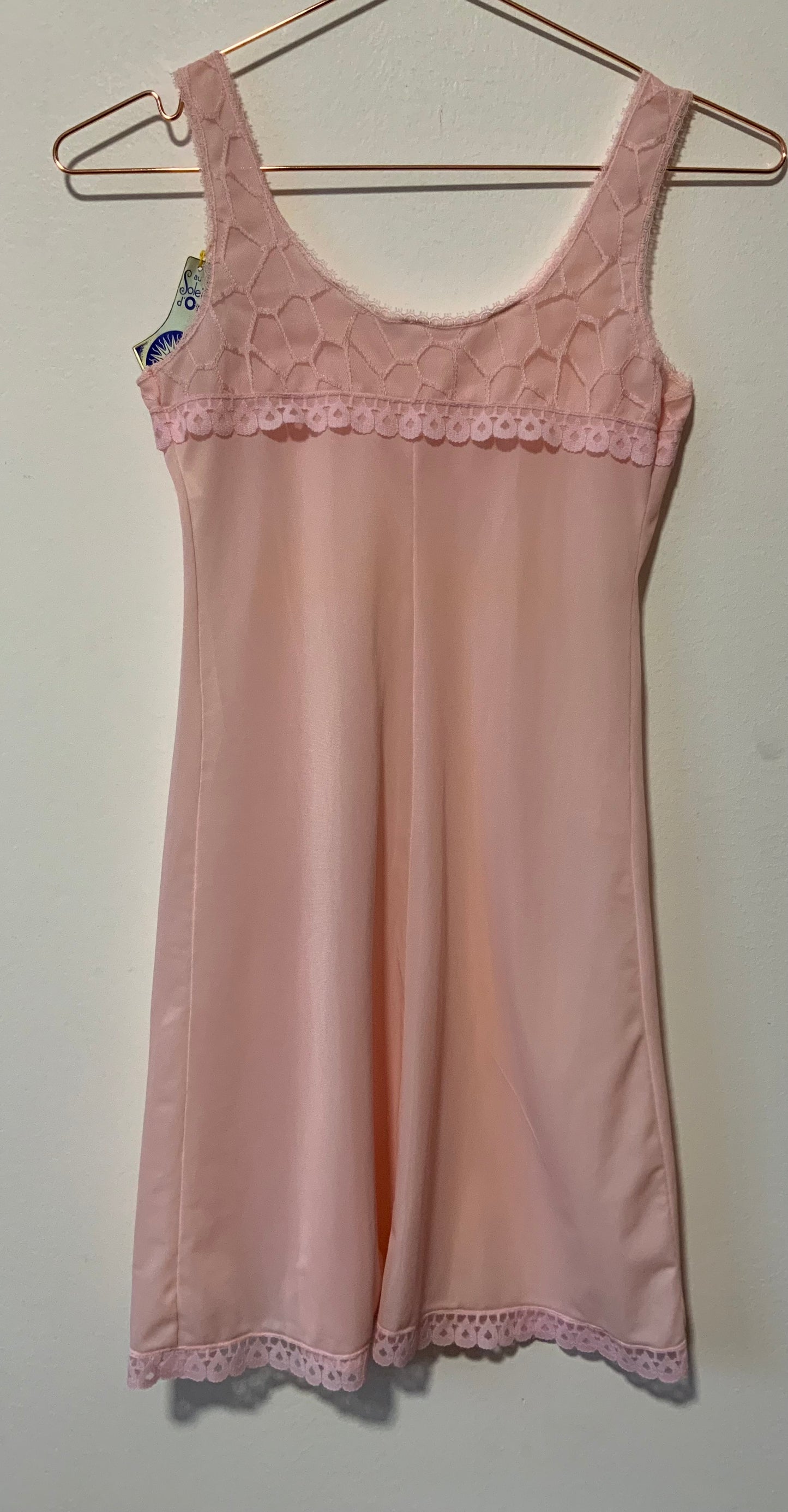 Mini robe Nuisette rose pâle Dentelle Vintage 1970 Deadstock France