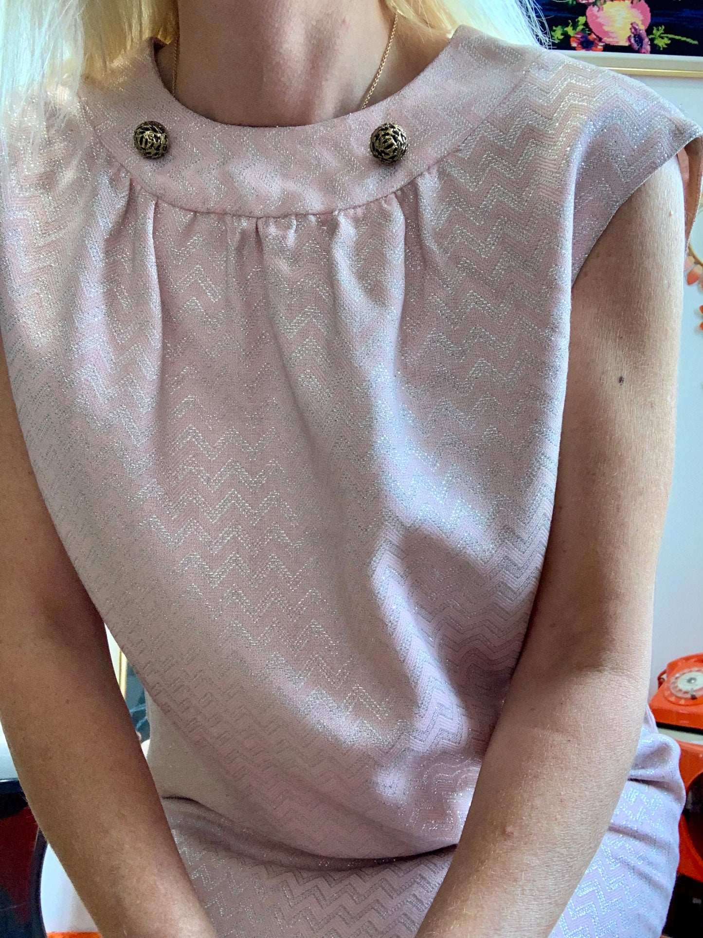 Robe droite rose pâle à paillette Made in France Vintage 1980 Création Laura couture