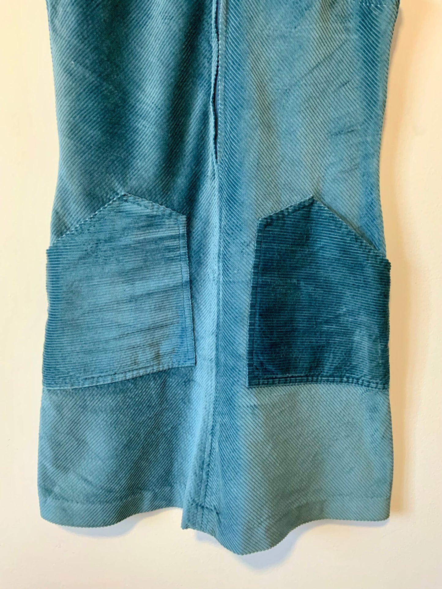 Robe bleue velours côtelé Vintage 1970/80 Deadstock