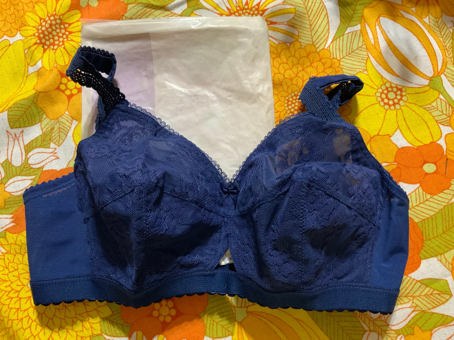 Soutien Gorge Triumph dentelle fleurs Vintage Deadstock 1970