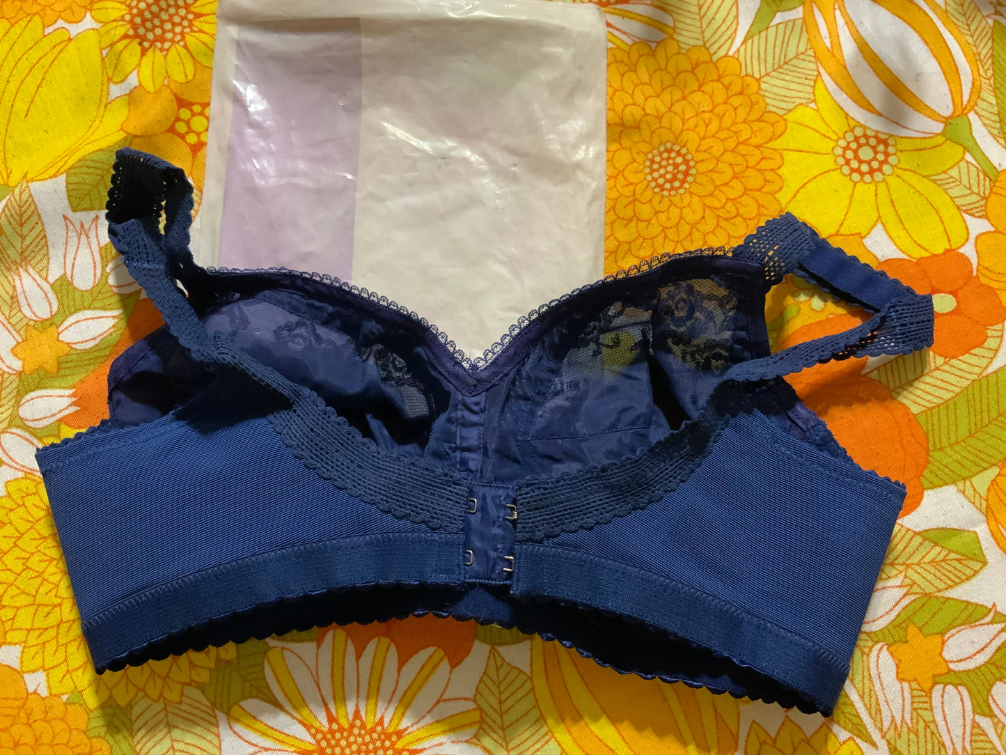 Soutien Gorge Triumph dentelle fleurs Vintage Deadstock 1970
