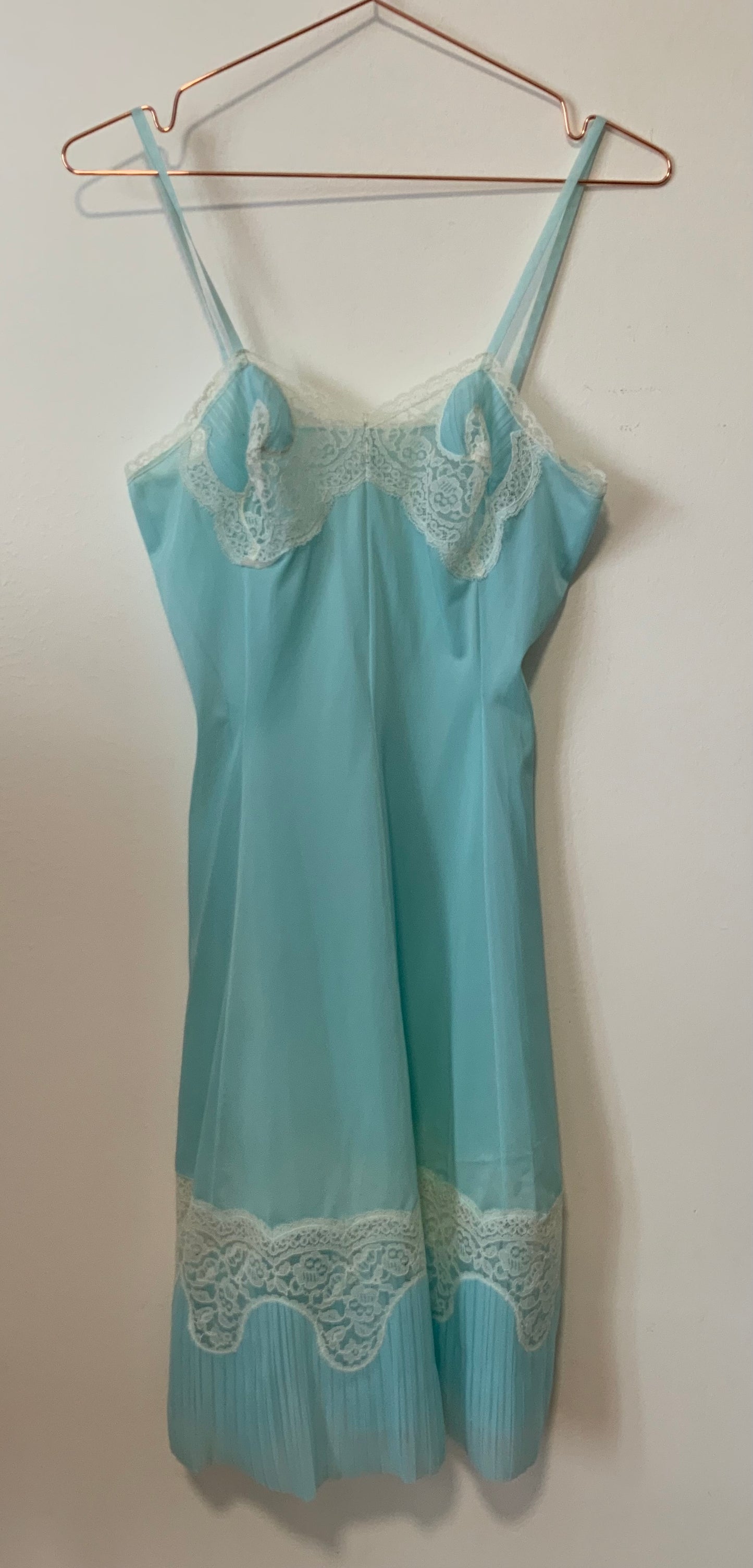 Robe Voile bleu et dentelle Vintage 1970 France