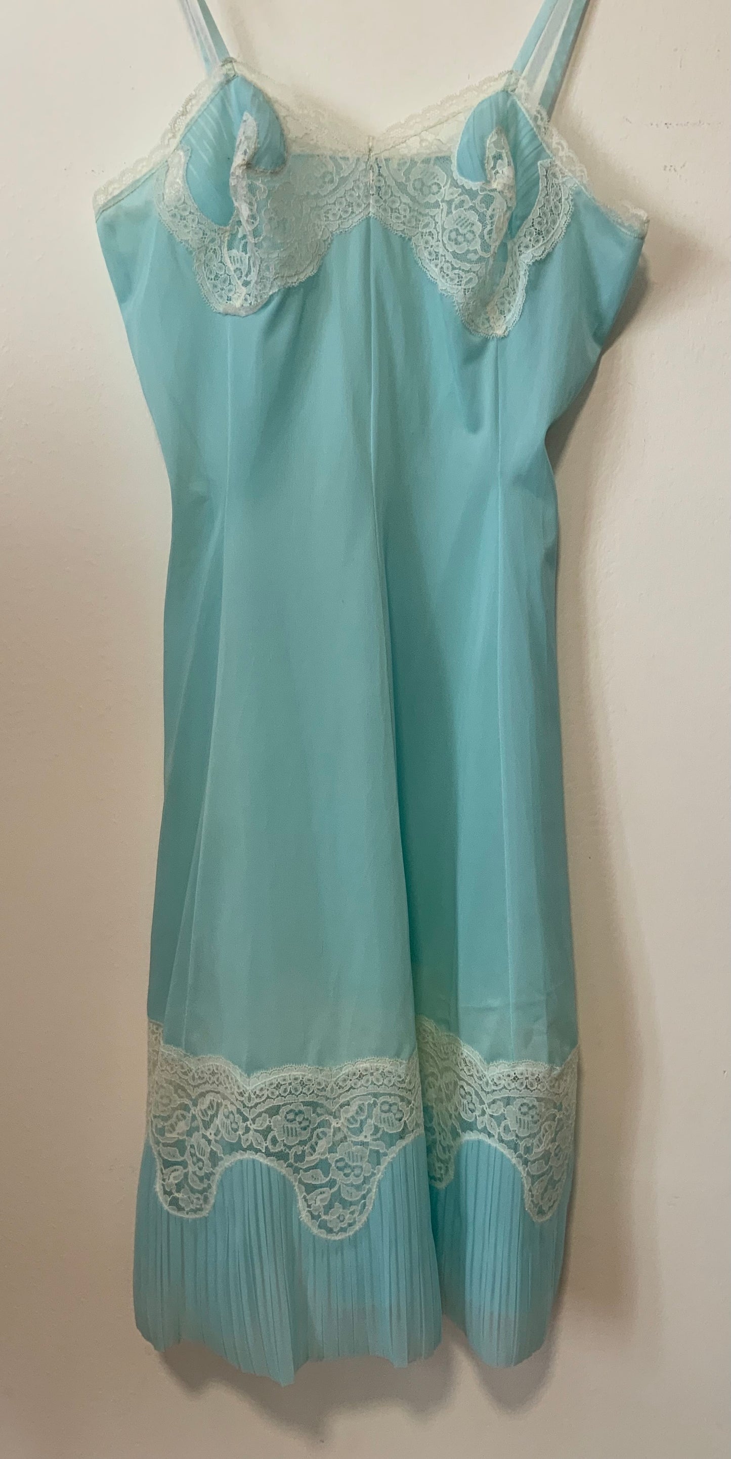 Robe Voile bleu et dentelle Vintage 1970 France