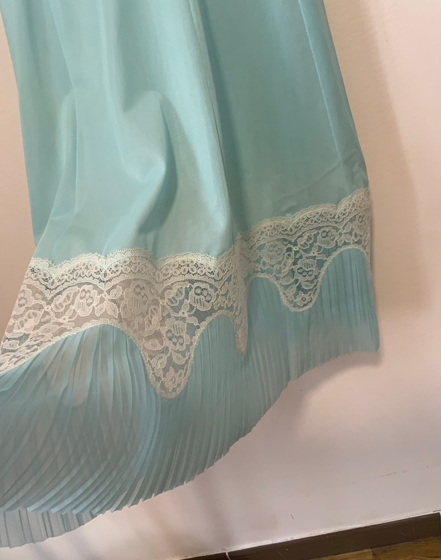 Robe Voile bleu et dentelle Vintage 1970 France