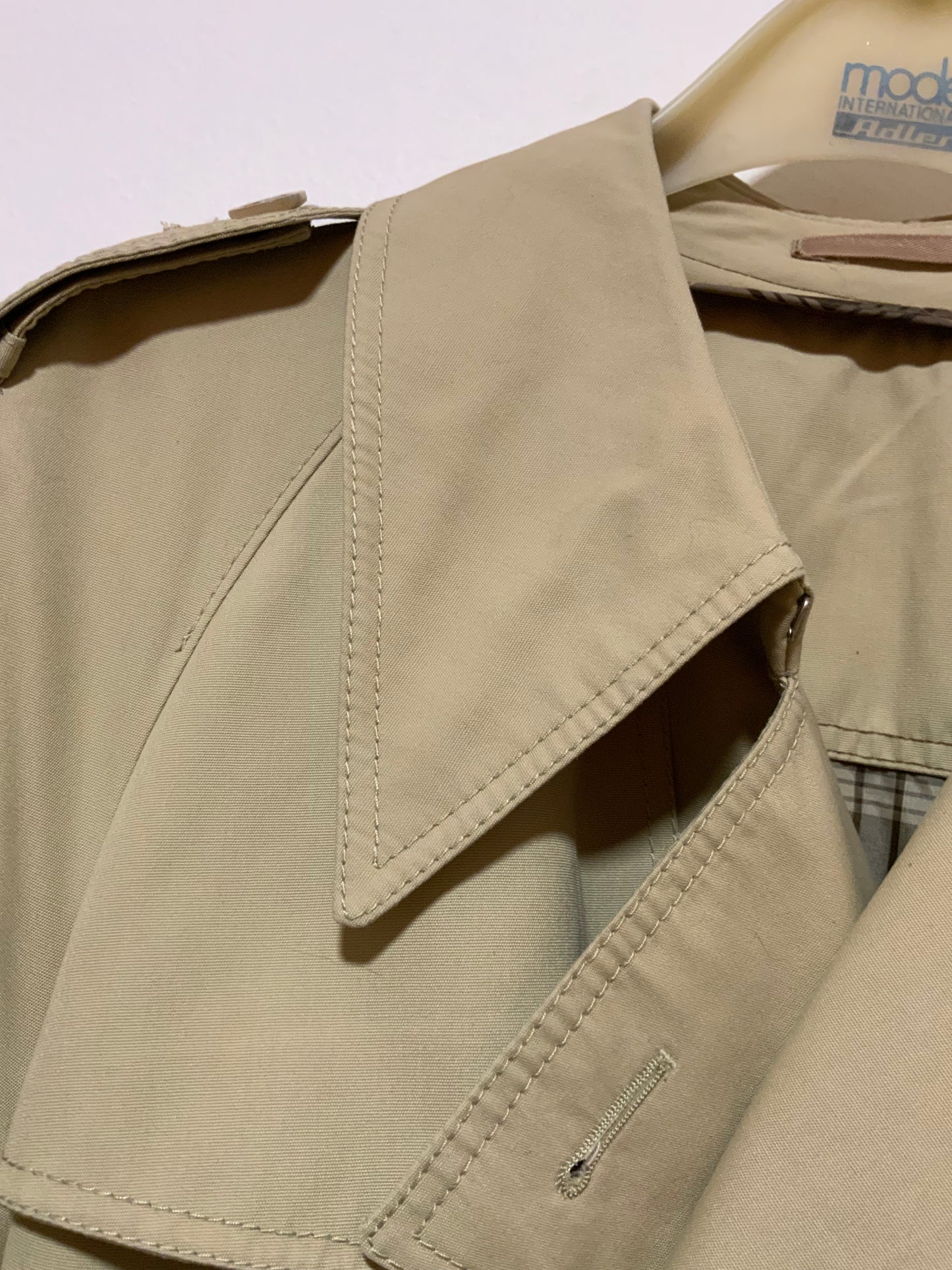 Très beau Trench Made in Belgium Tissu Tergal Rainsafe Imperméable