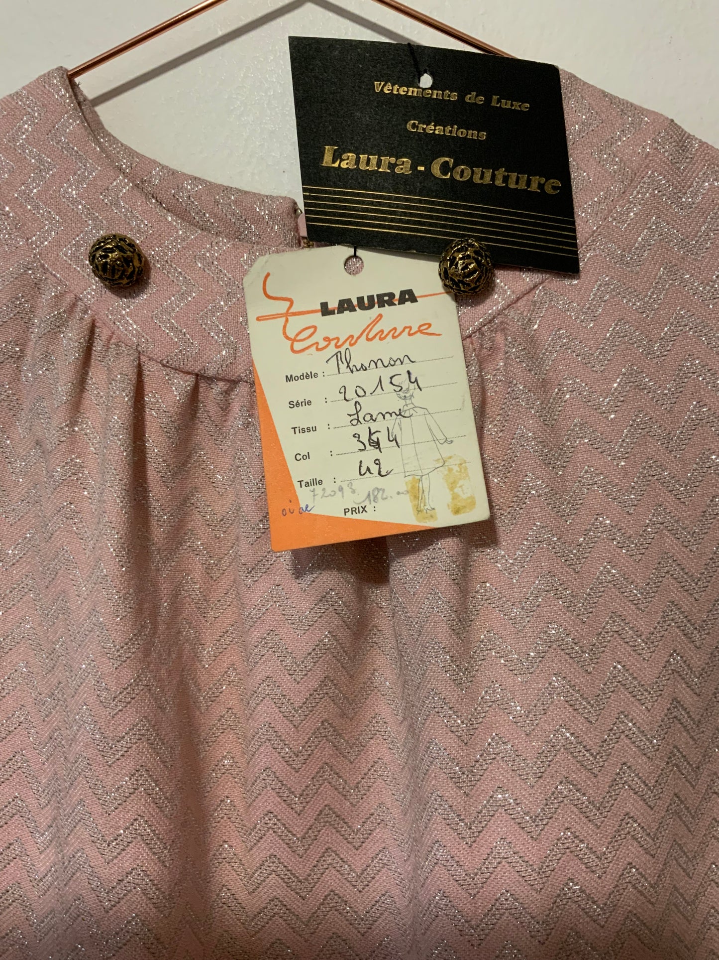 Robe droite rose pâle à paillette Made in France Vintage 1980 Création Laura couture