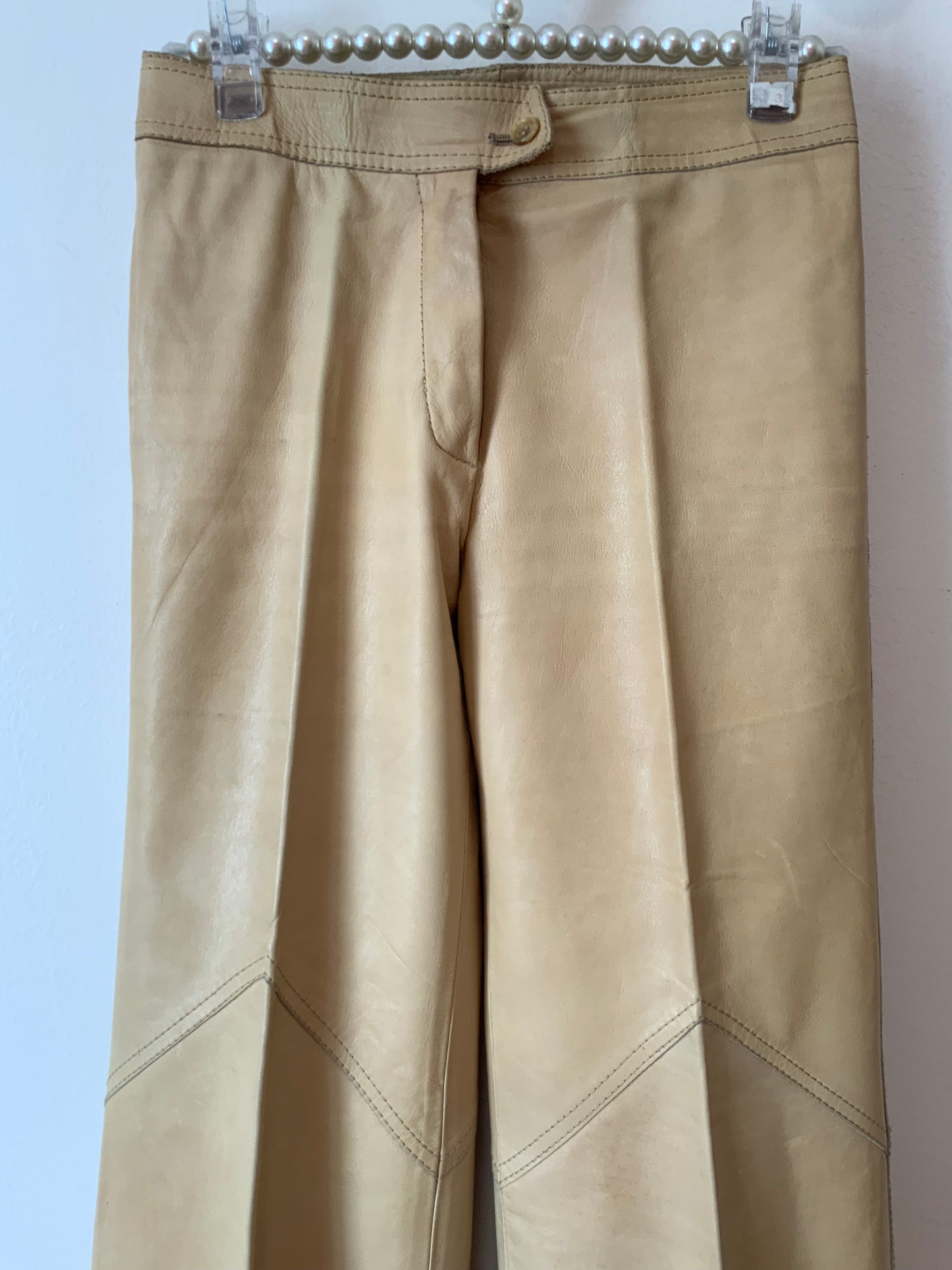 Sublime Pantalon pattes d’éléphant Flare 1970 Cuir beige Furs Ettex Paris