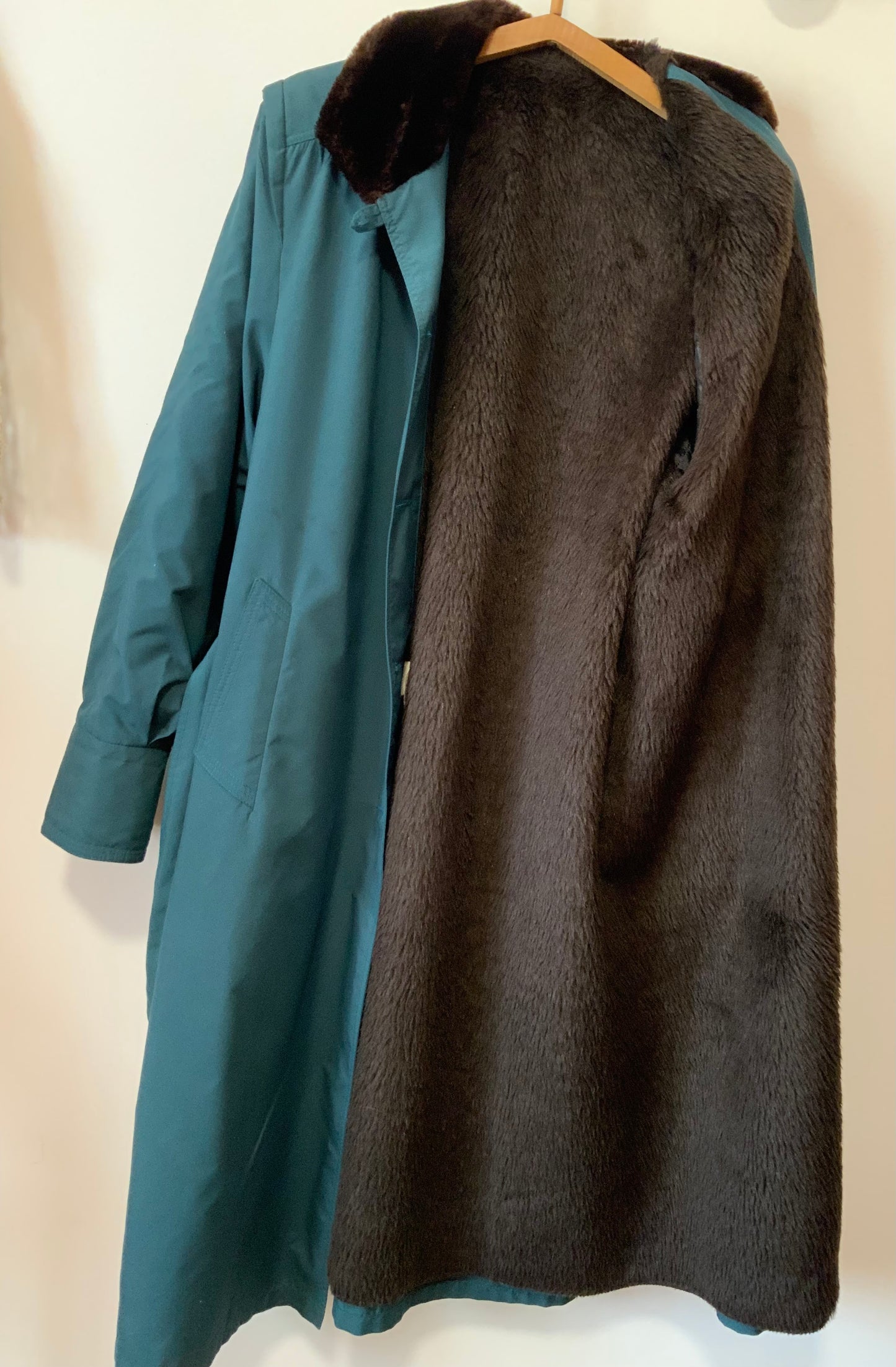 Trench ceinture Vert et fausse fourrure Vintage 1970 France