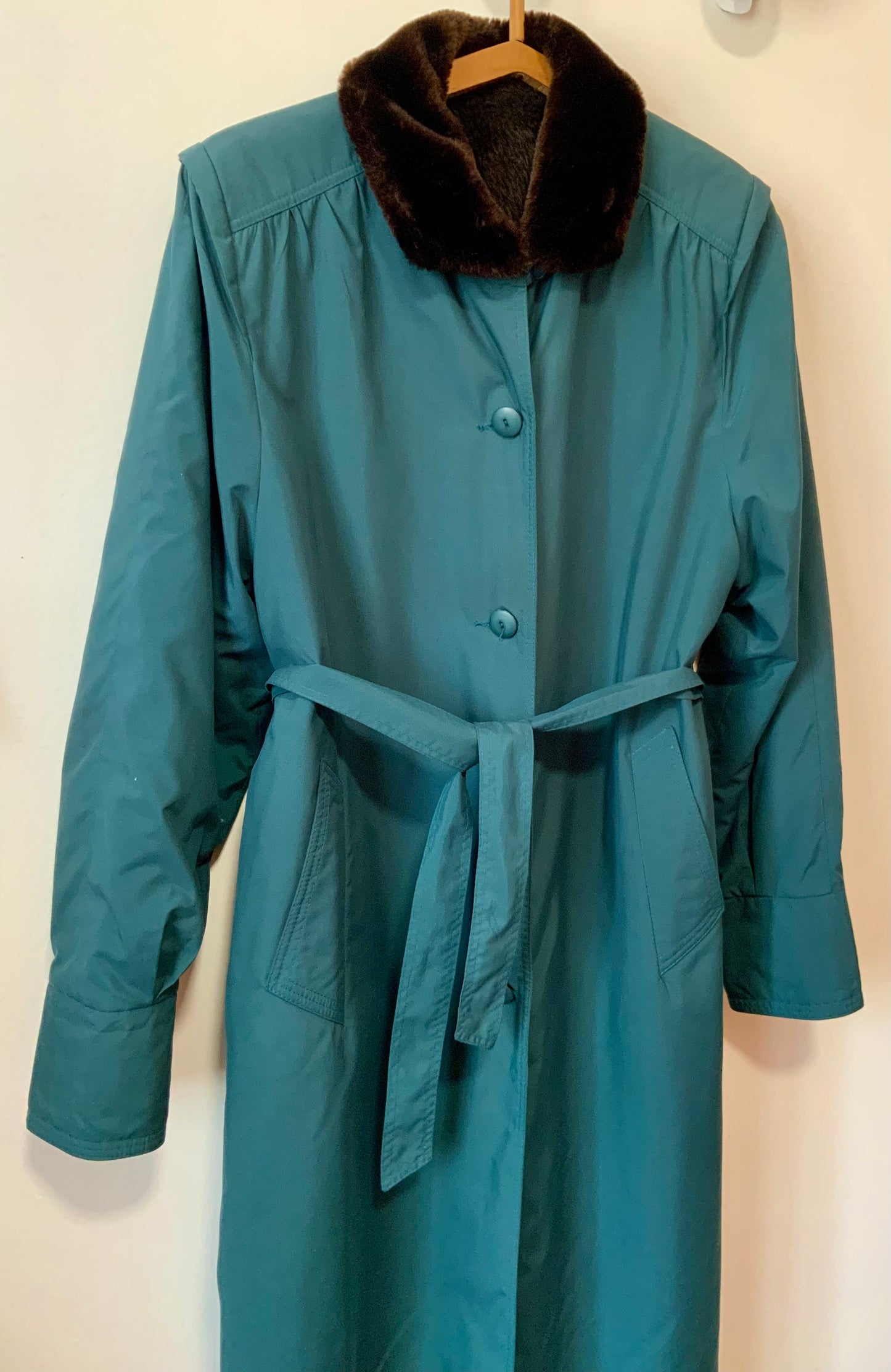 Trench ceinture Vert et fausse fourrure Vintage 1970 France