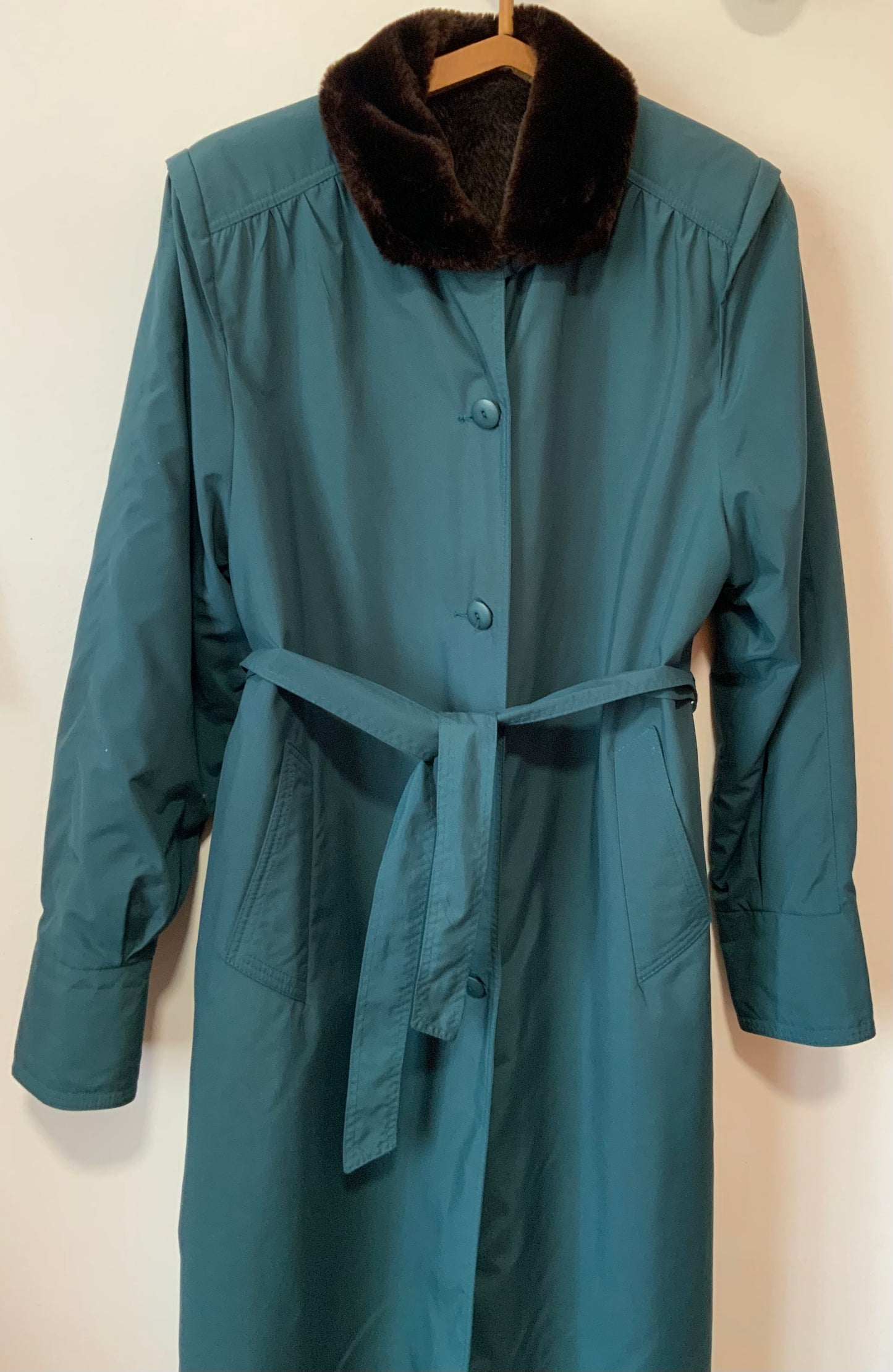 Trench ceinture Vert et fausse fourrure Vintage 1970 France