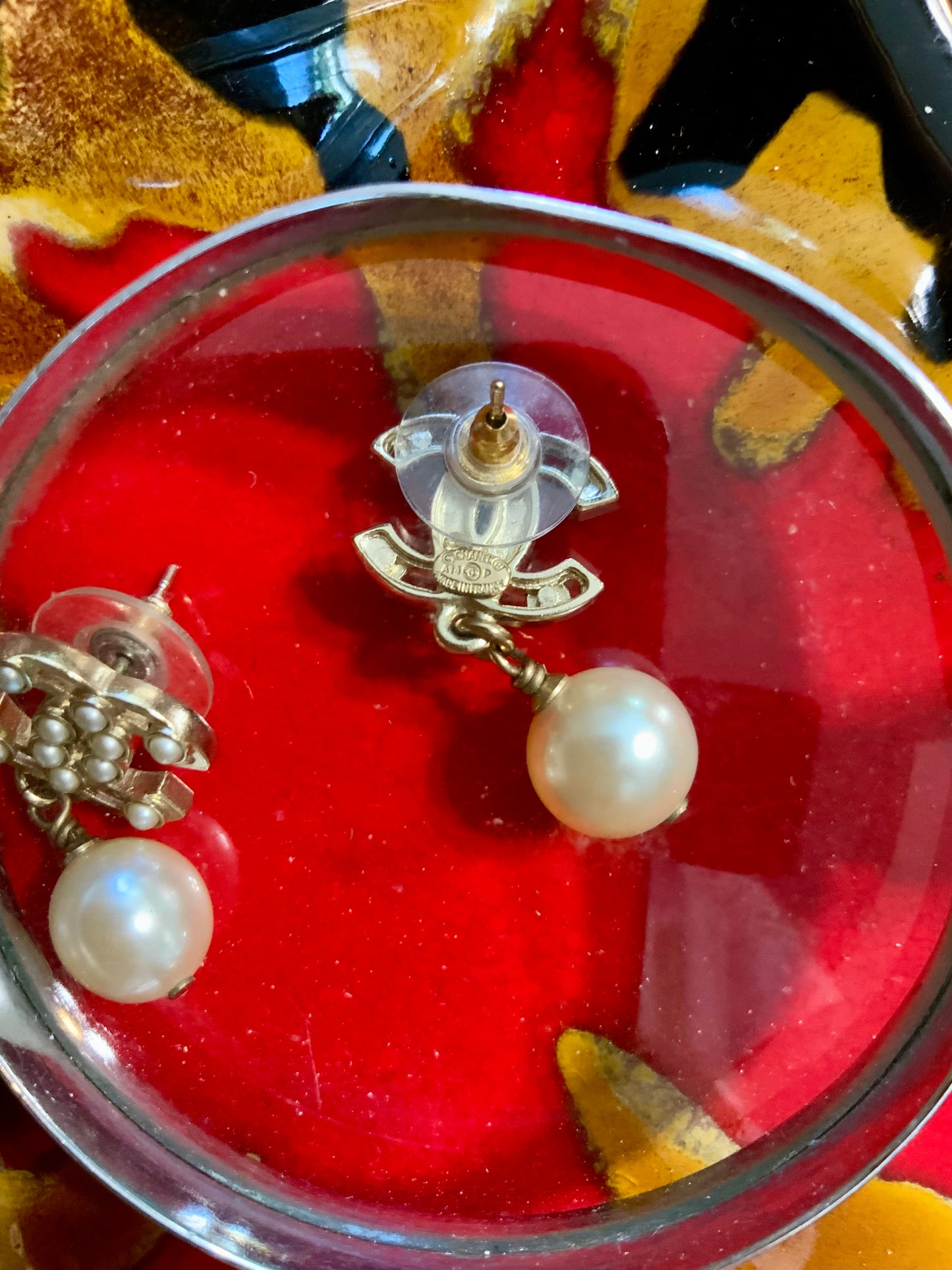 Boucles d’oreilles maison Chanel France Perles pendantes Vintage 2000’