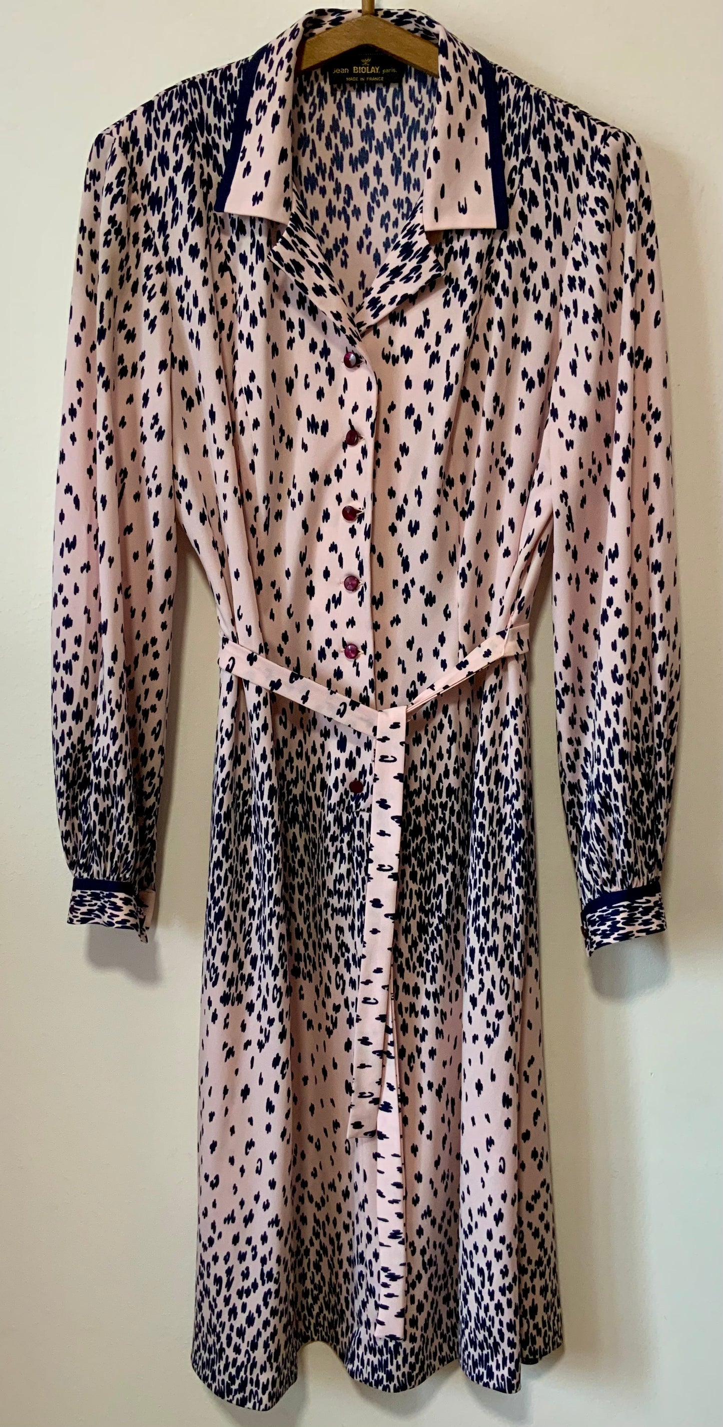 Élégante Robe rose avec sa ceinture Vintage Paris France