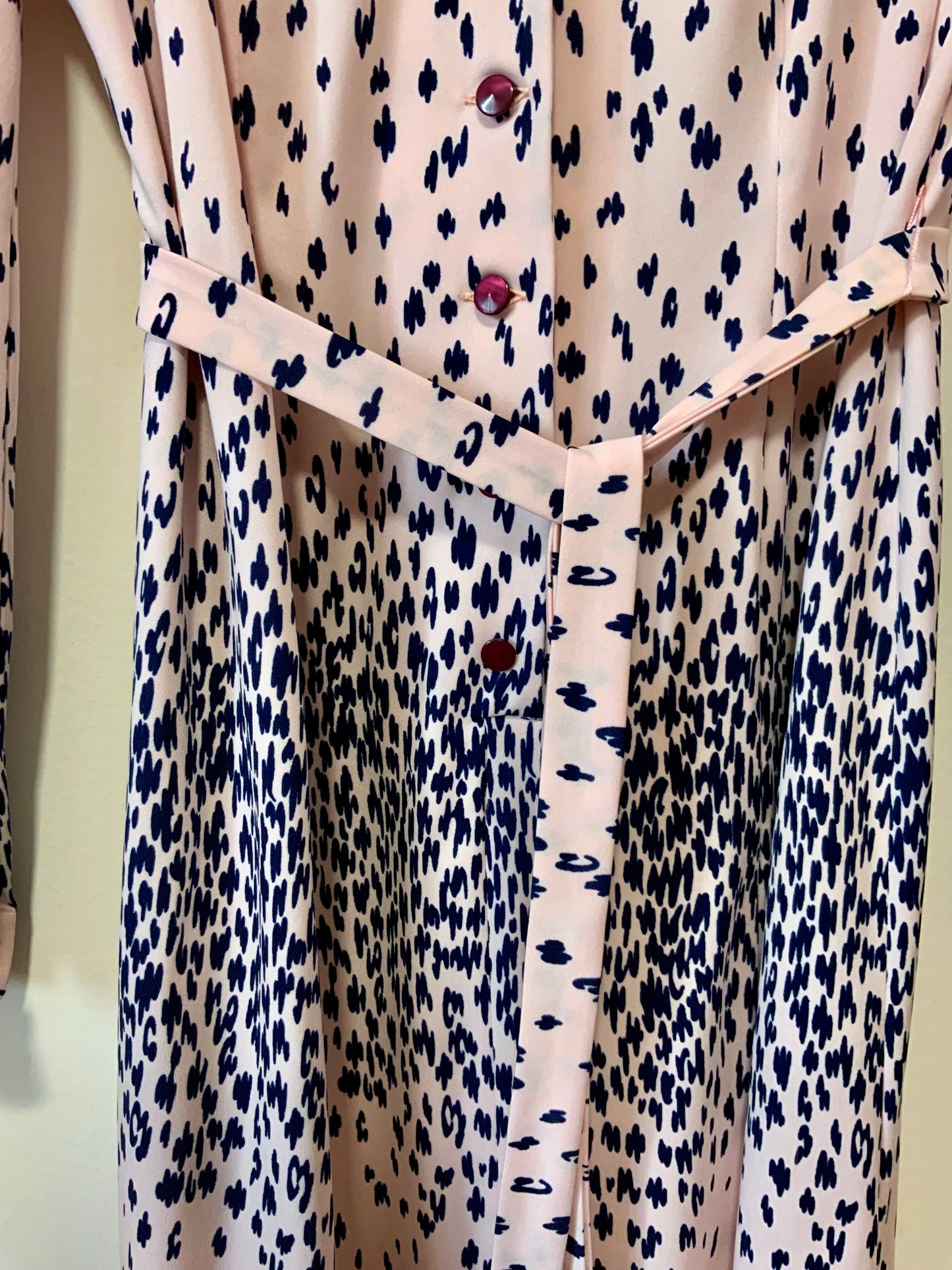 Élégante Robe rose avec sa ceinture Vintage Paris France