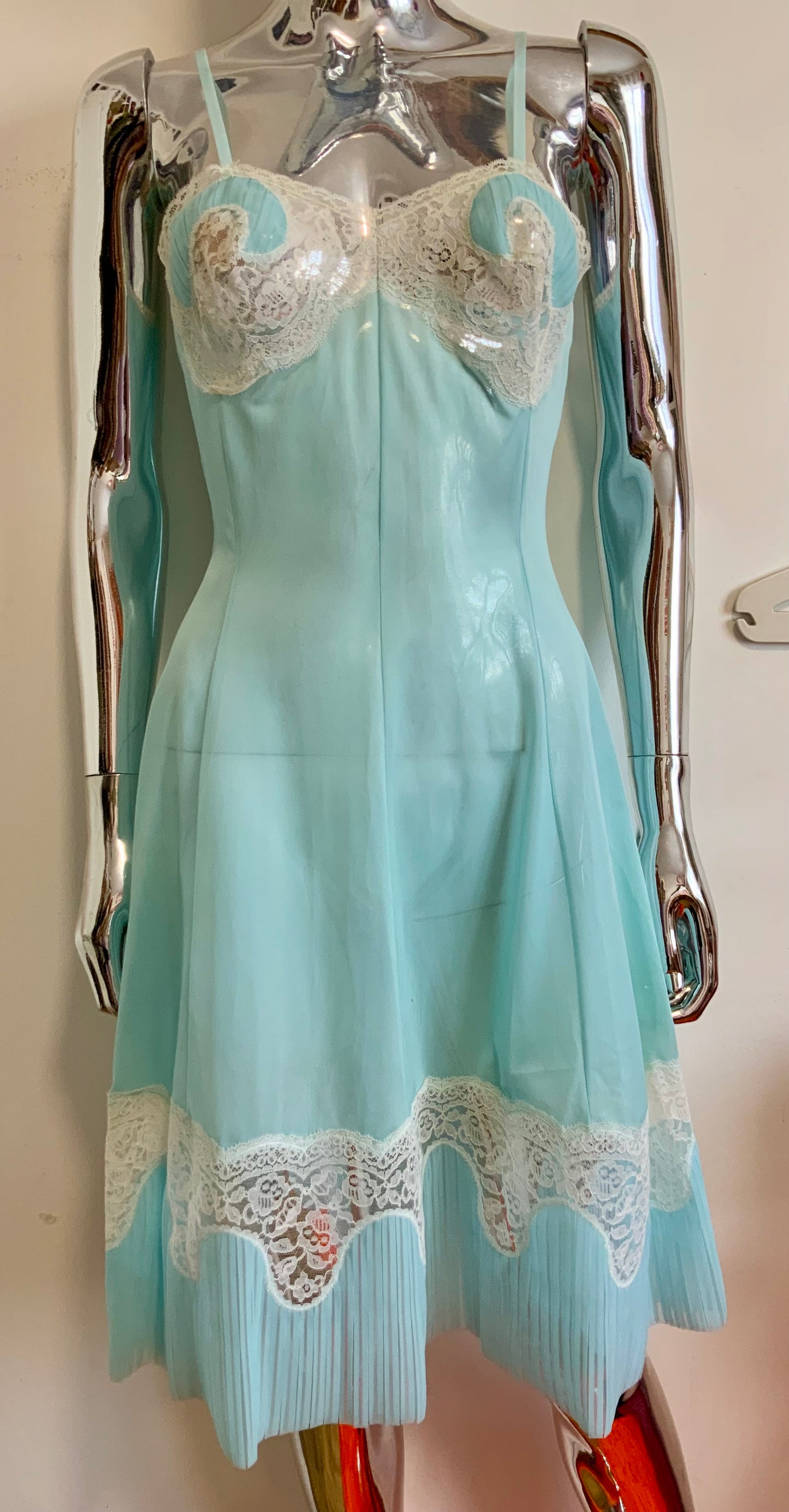 Robe Voile bleu et dentelle Vintage 1970 France