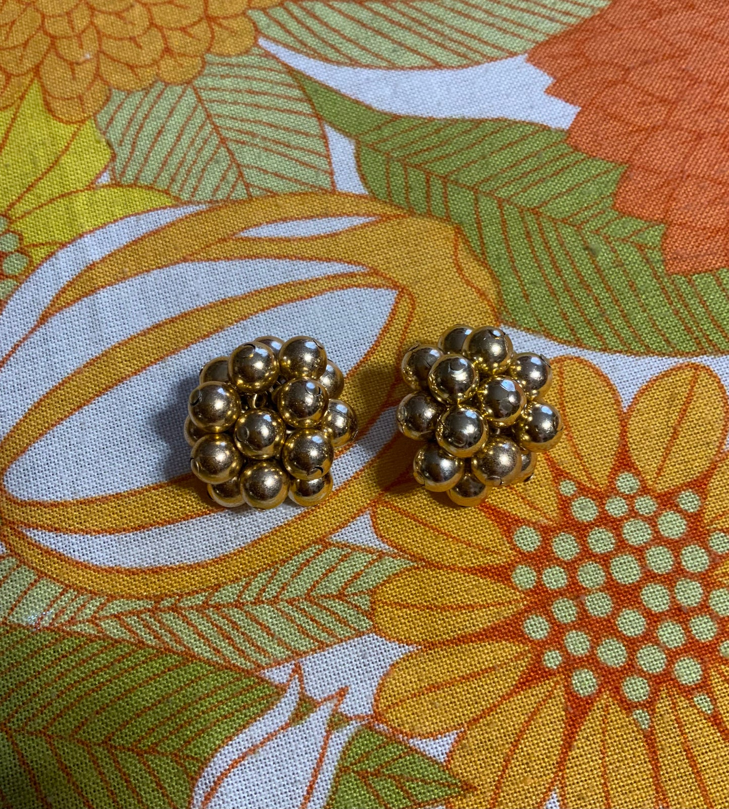 Boucles d’oreilles Grappes métal doré Vintage