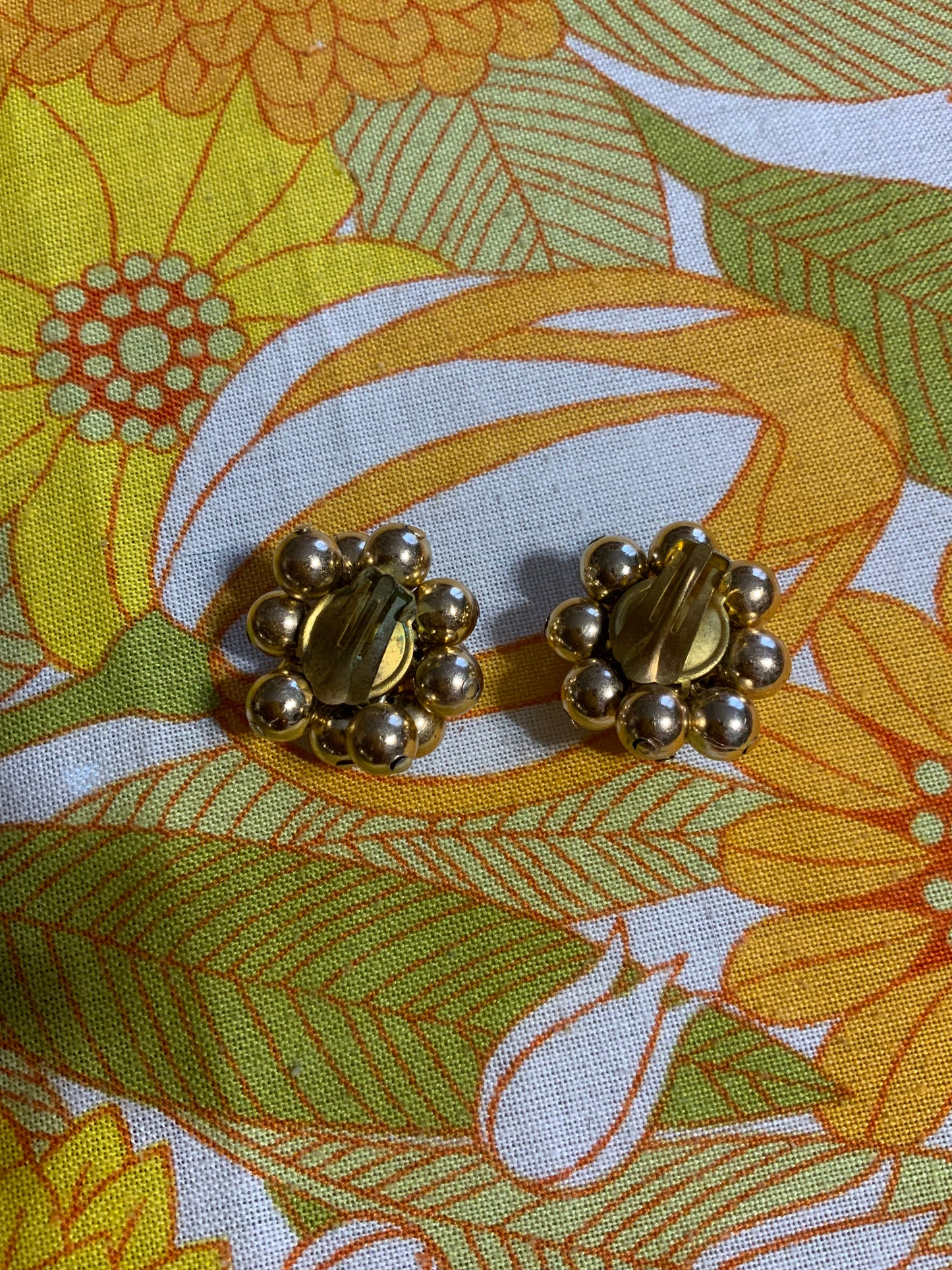 Boucles d’oreilles Grappes métal doré Vintage
