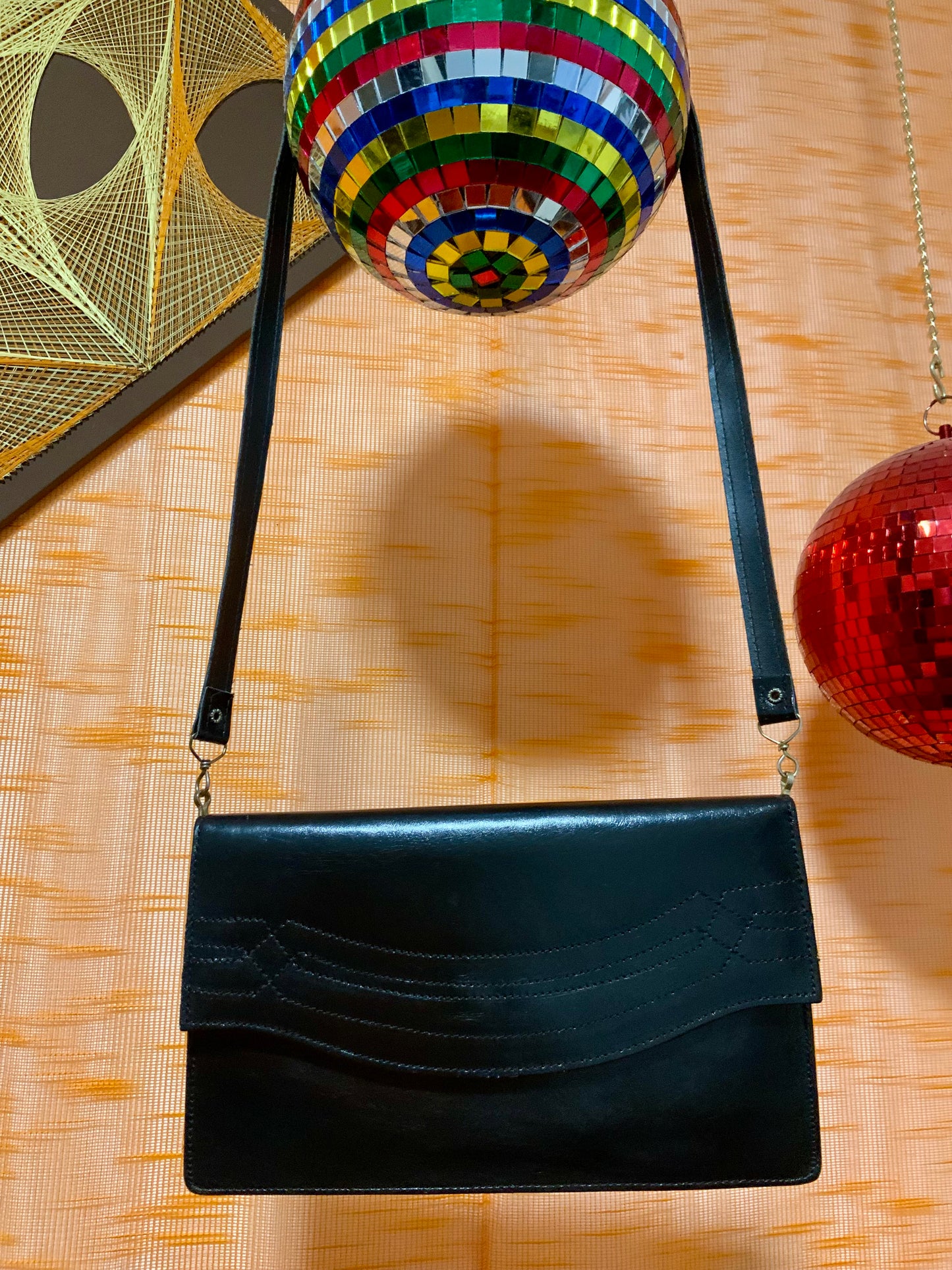 Sac à main cuir noir Vintage Élégance