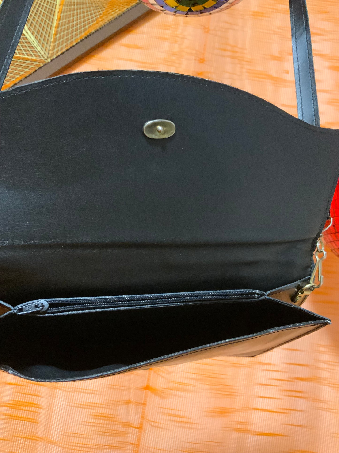 Sac à main cuir noir Vintage Élégance