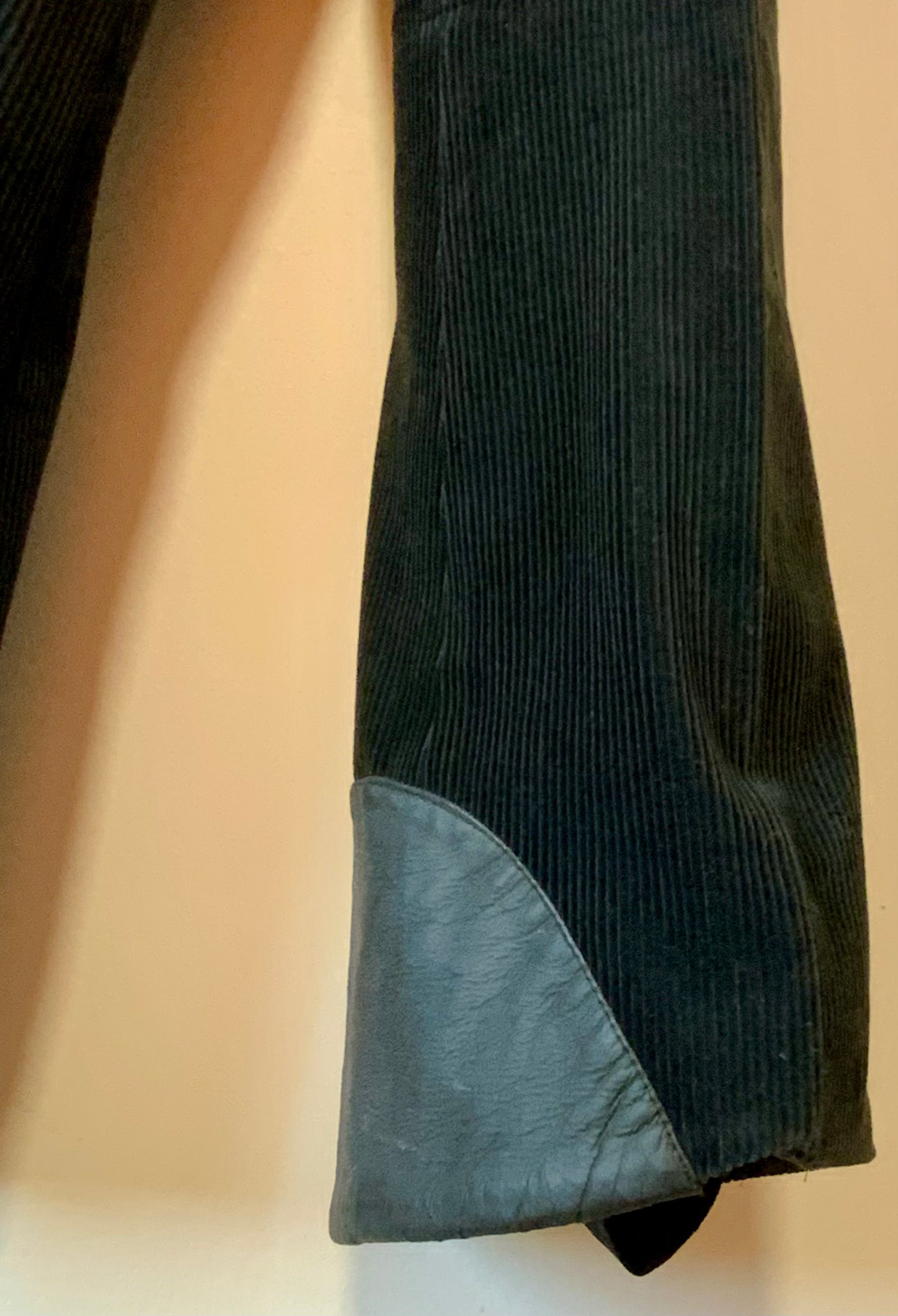 Sublime pantalon Fuseau Flare Velours côtelé et Cuir Vintage 1970 Noir