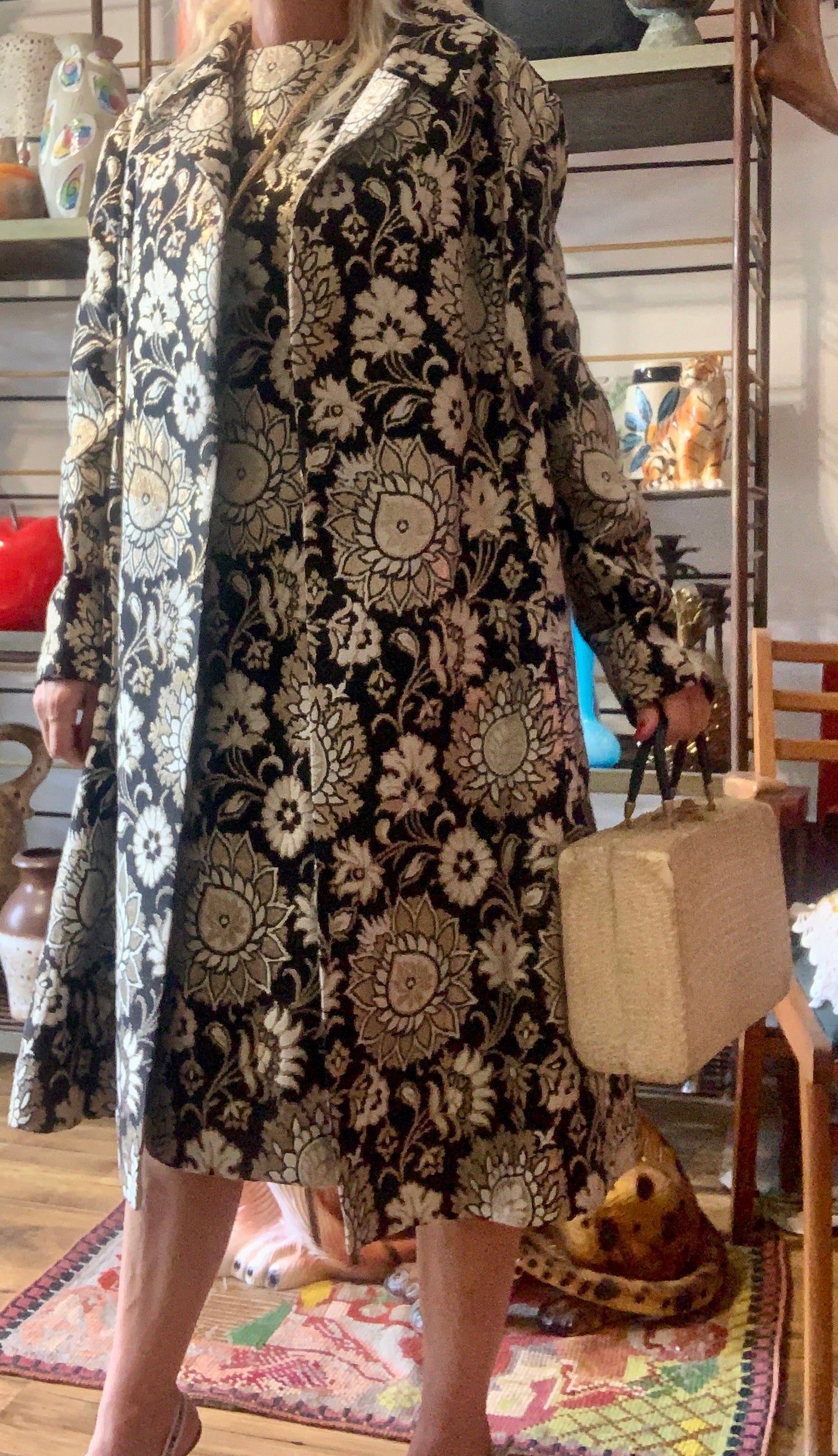Ensemble Création Chic Fleurs dorées 1970 Fait main Unique Élégance Assurée