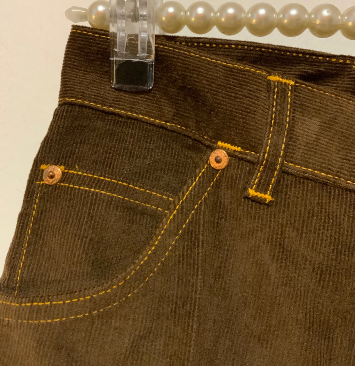 Très beau pantalon pattes d’éléphant 1970 Authentique velours côtelé