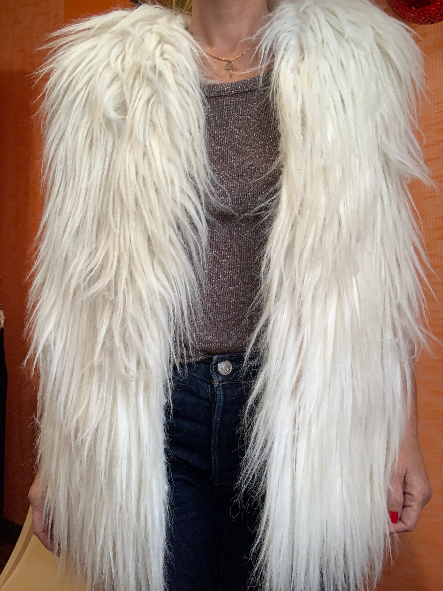 Sublime gilet sans manche à longue fourrure synthétique Vintage 1970/80 France