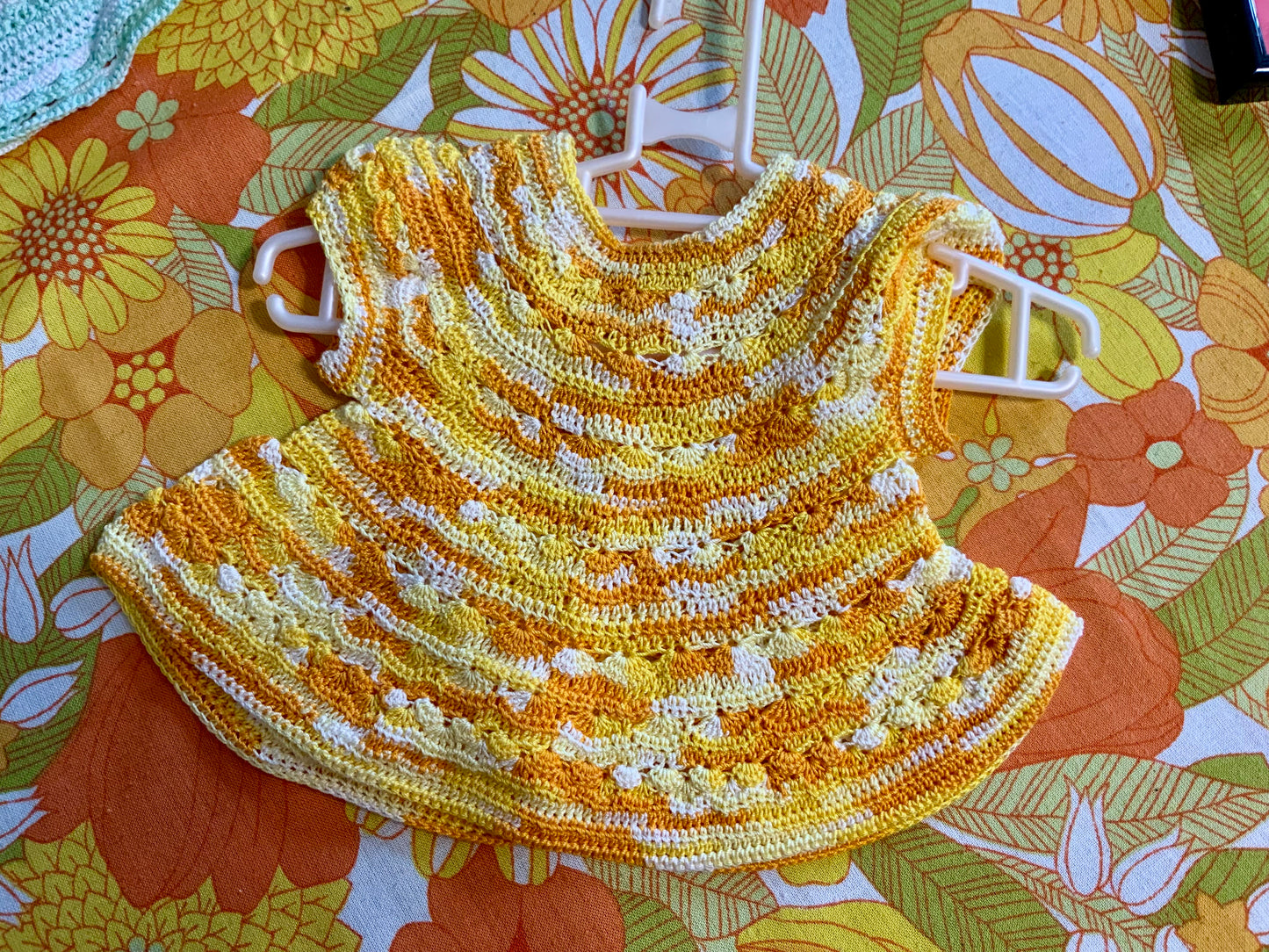 2 Vêtements poupées ou bébés au crochets faits main Vintage Orange