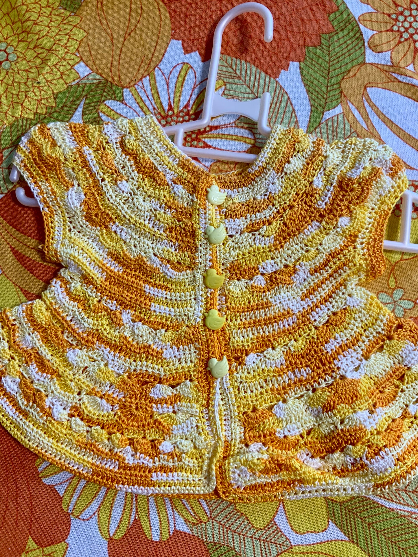 2 Vêtements poupées ou bébés au crochets faits main Vintage Orange