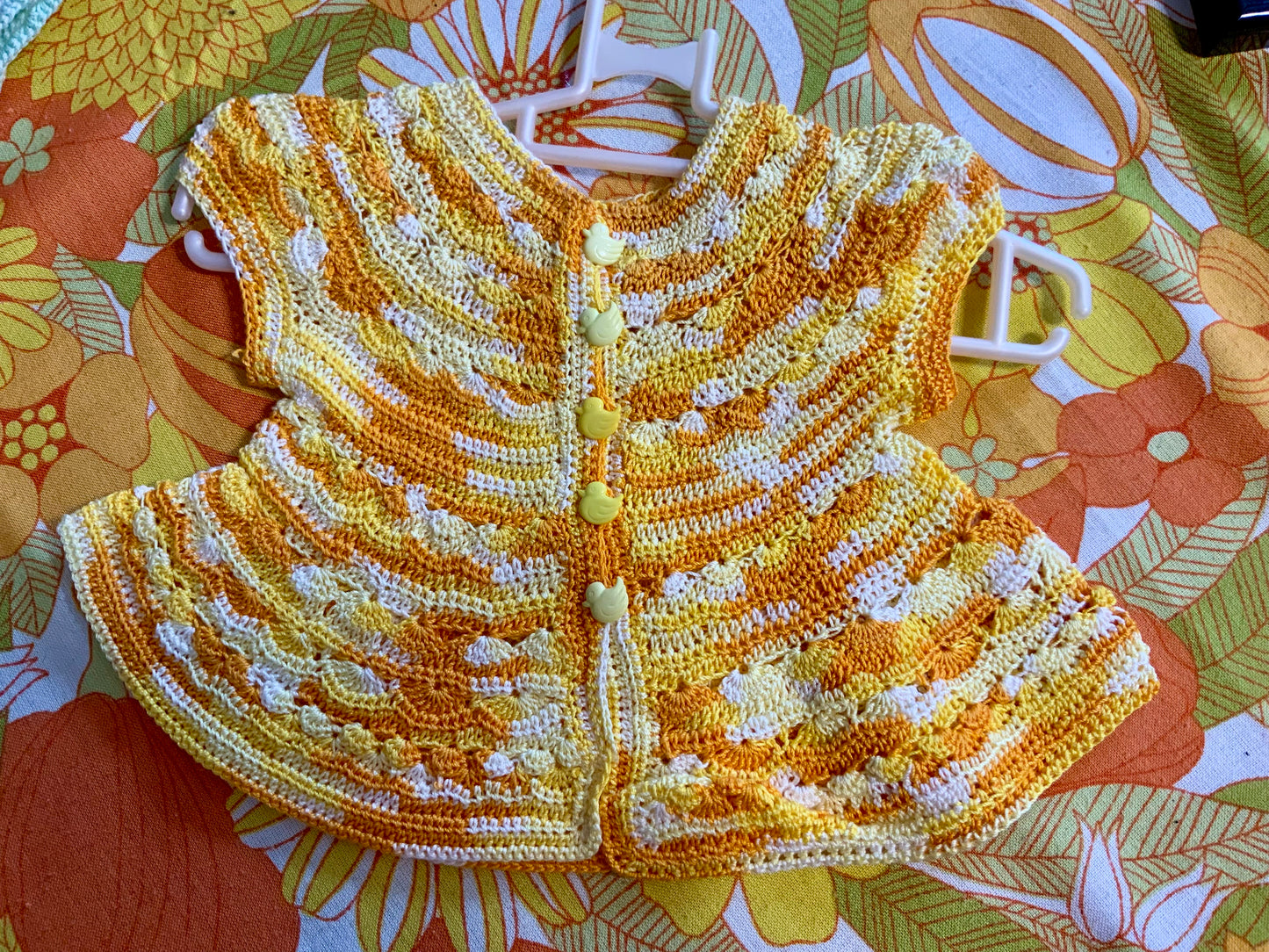 2 Vêtements poupées ou bébés au crochets faits main Vintage Orange