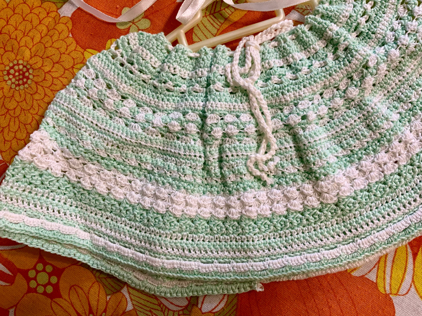 2 Vêtements poupées ou bébés au crochets faits main Vintage Orange