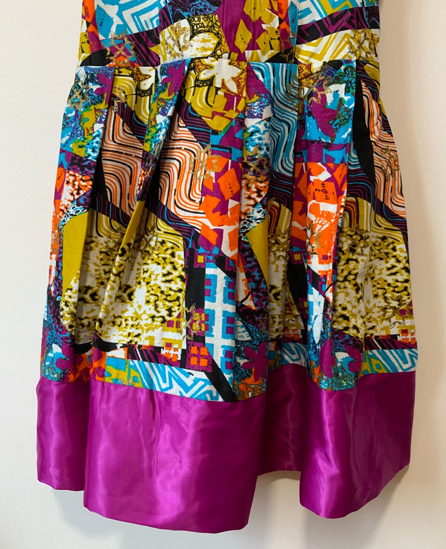 Robe colorée Patchwork Wax Création faite main plissée