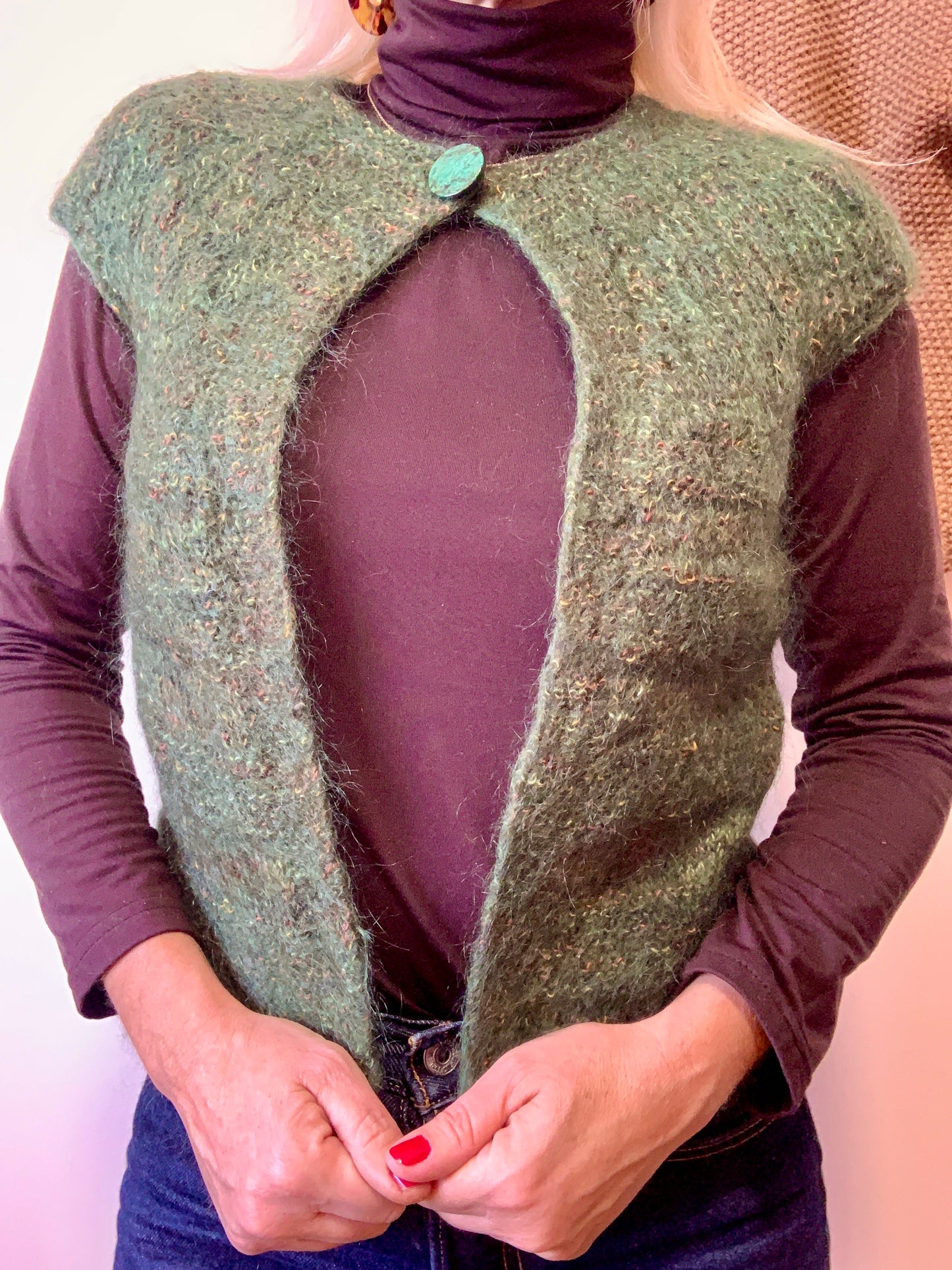 Gilet court sans manche tricoté Main en Laine avec Mohair - Vintage